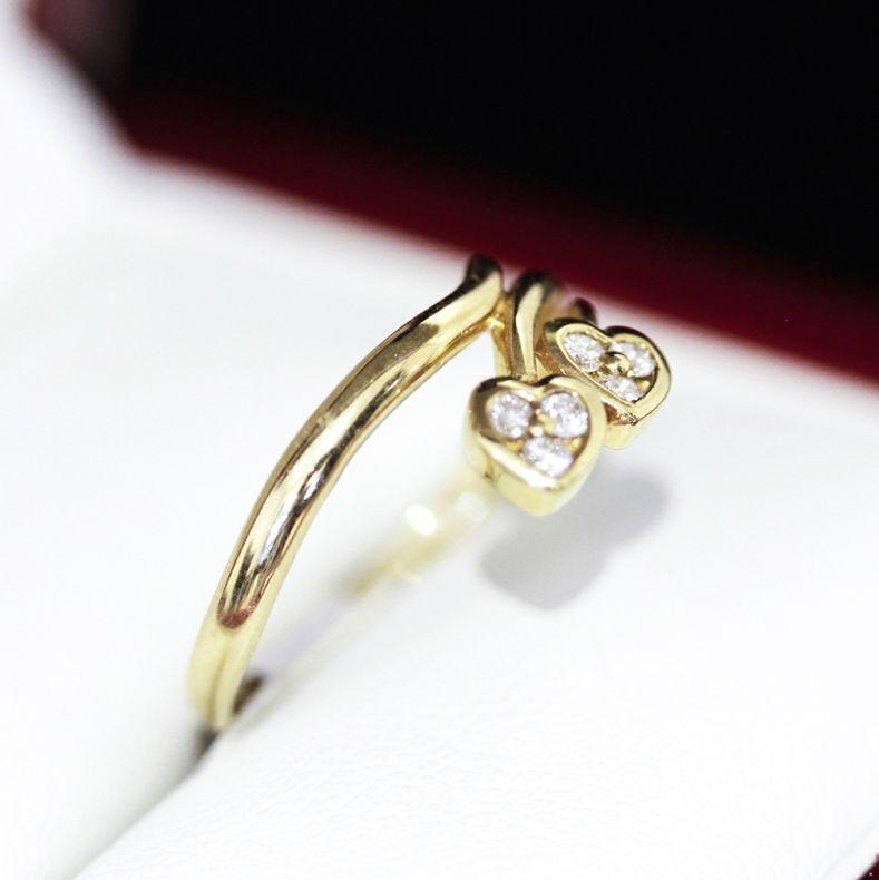 Vintage Diamond Set in 18ct Gold Hearts Engagement Ring For Sale 1