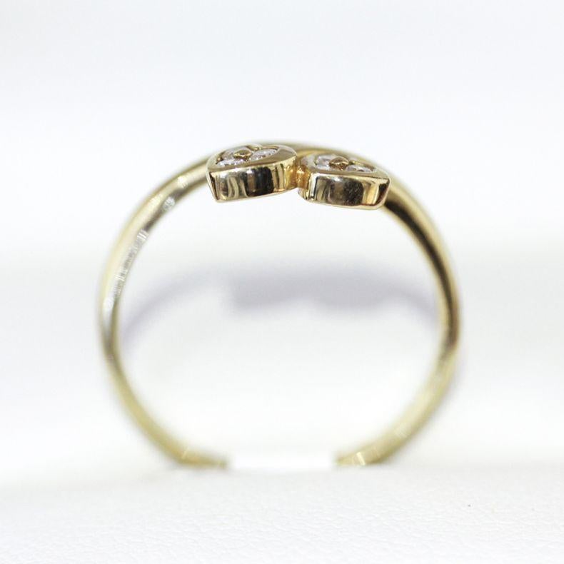 Vintage Diamond Set in 18ct Gold Hearts Engagement Ring For Sale 2