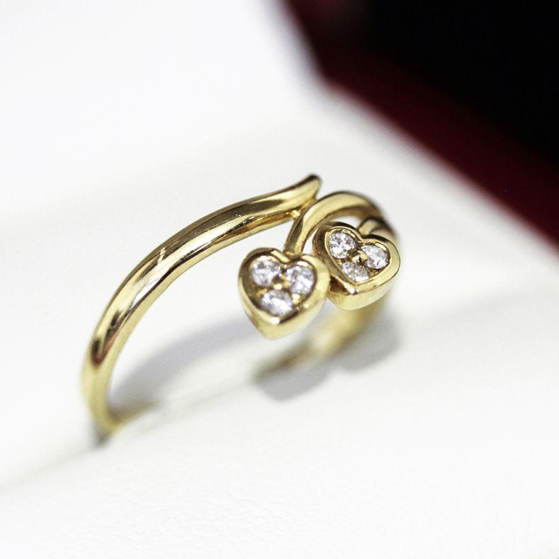 Vintage Diamond Set in 18ct Gold Hearts Engagement Ring For Sale 4