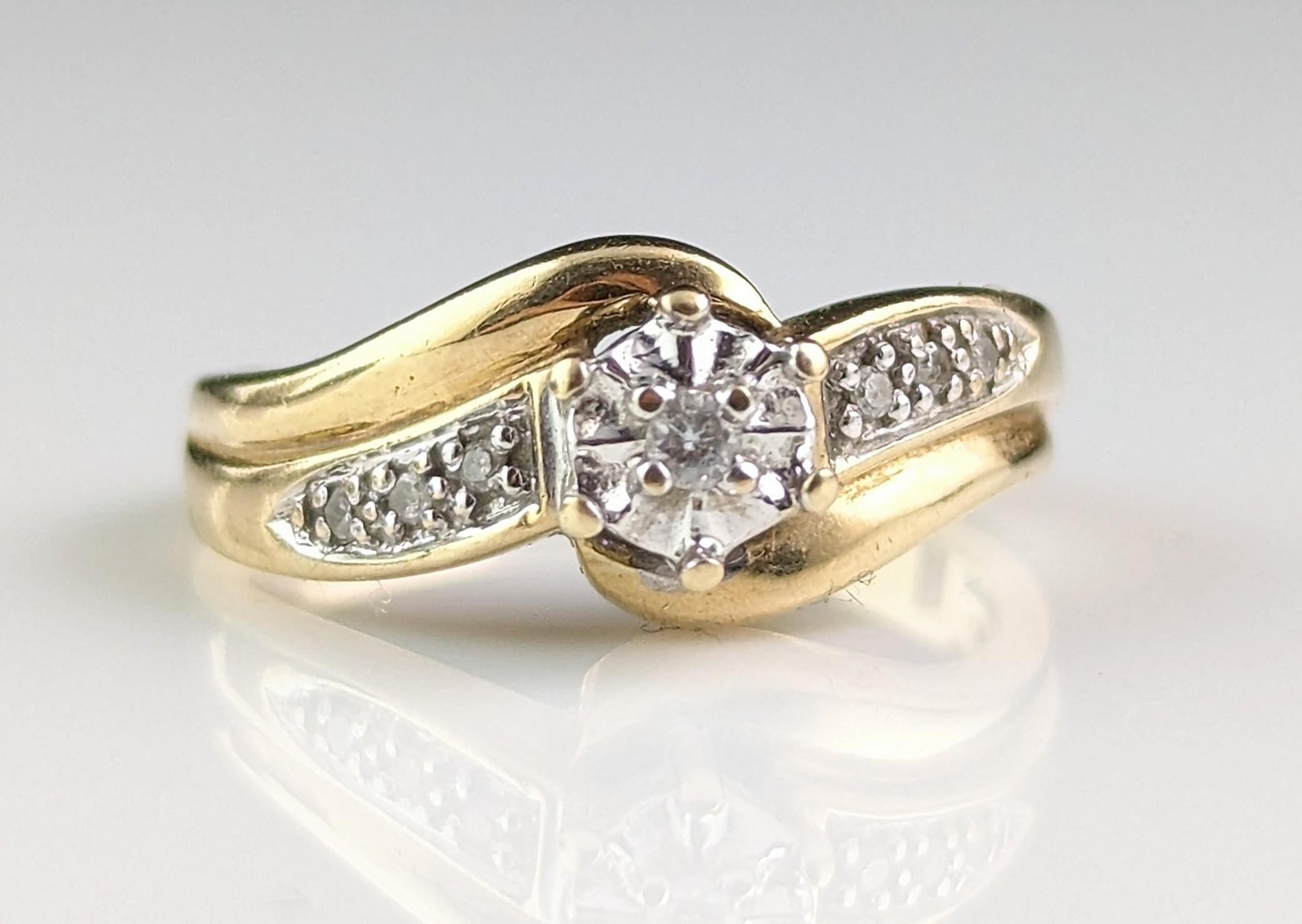Vintage Diamond solitaire ring, 9k yellow gold, crossover  For Sale 5