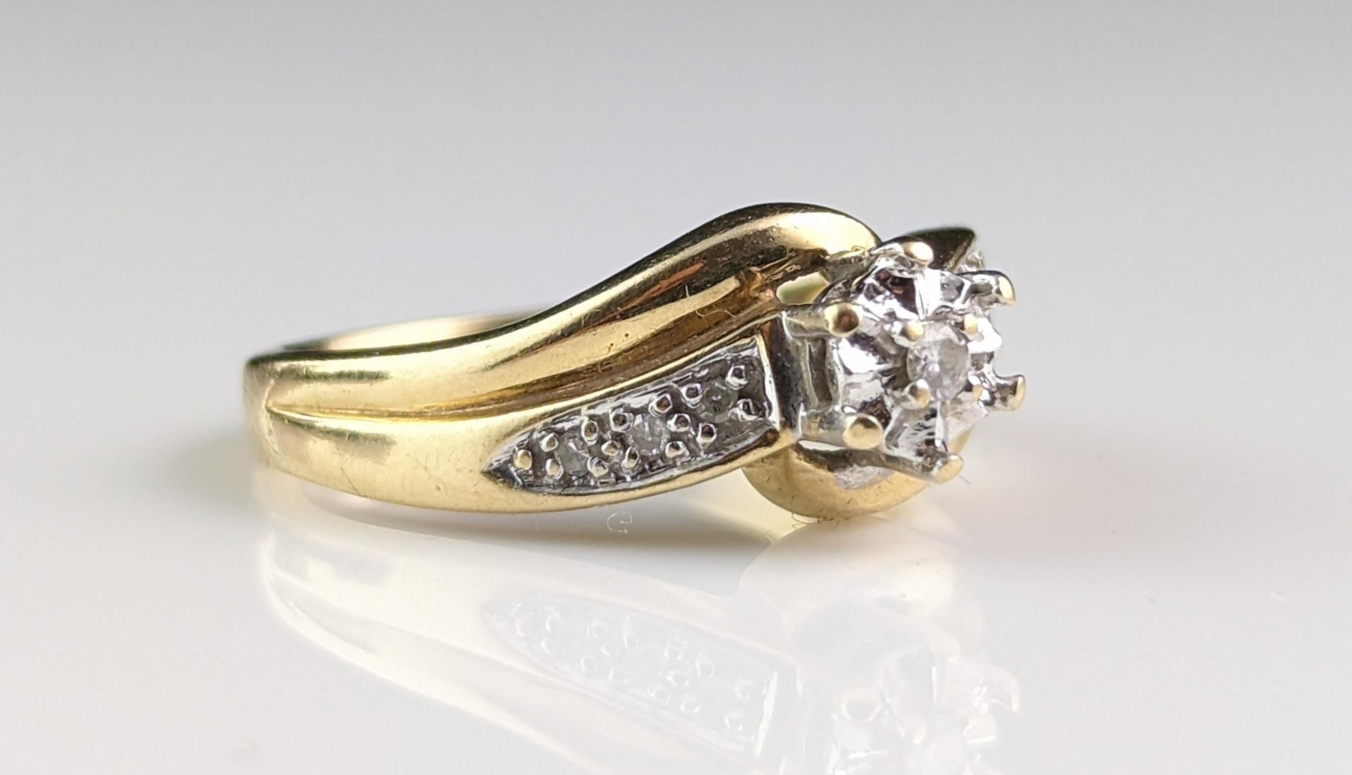 Vintage Diamond solitaire ring, 9k yellow gold, crossover  For Sale 8