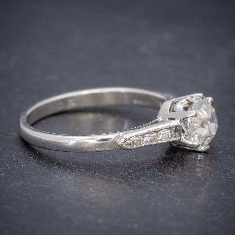 Women's Vintage Diamond Solitaire Ring in 1.25ct Diamond For Sale