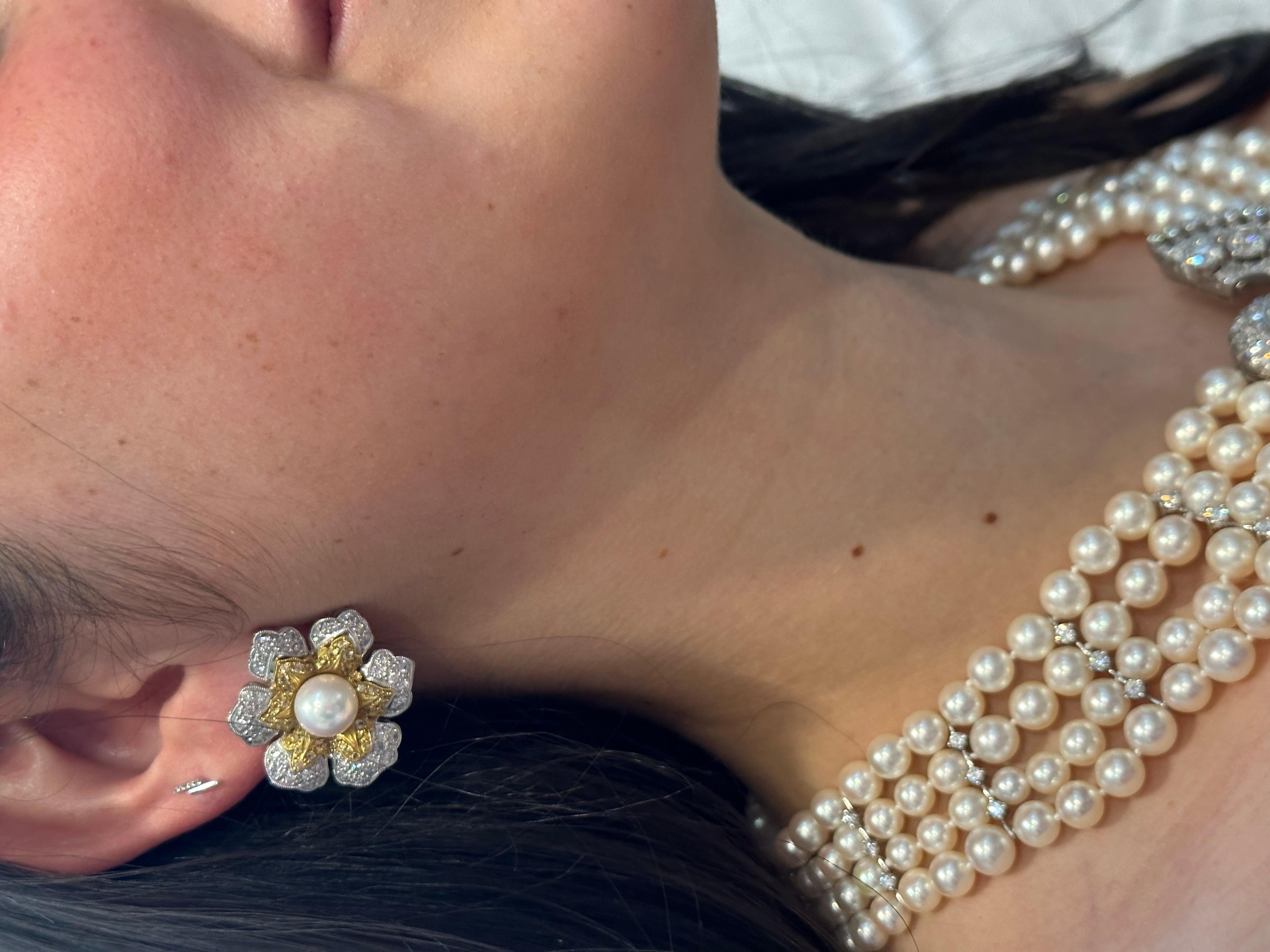 Boucles d'oreilles vintage diamant perle des mers du sud platine grande fleur à clip, bicolore en vente 9