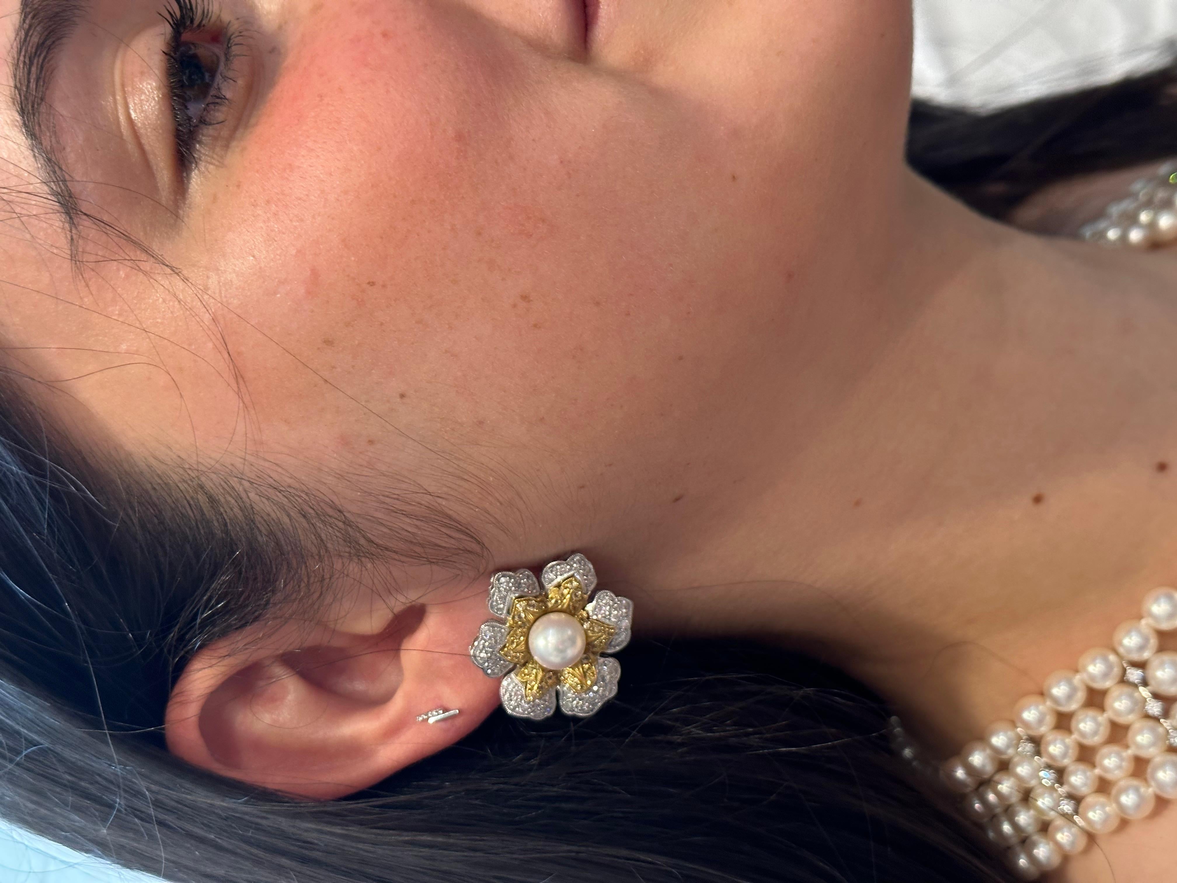 Boucles d'oreilles vintage diamant perle des mers du sud platine grande fleur à clip, bicolore en vente 10