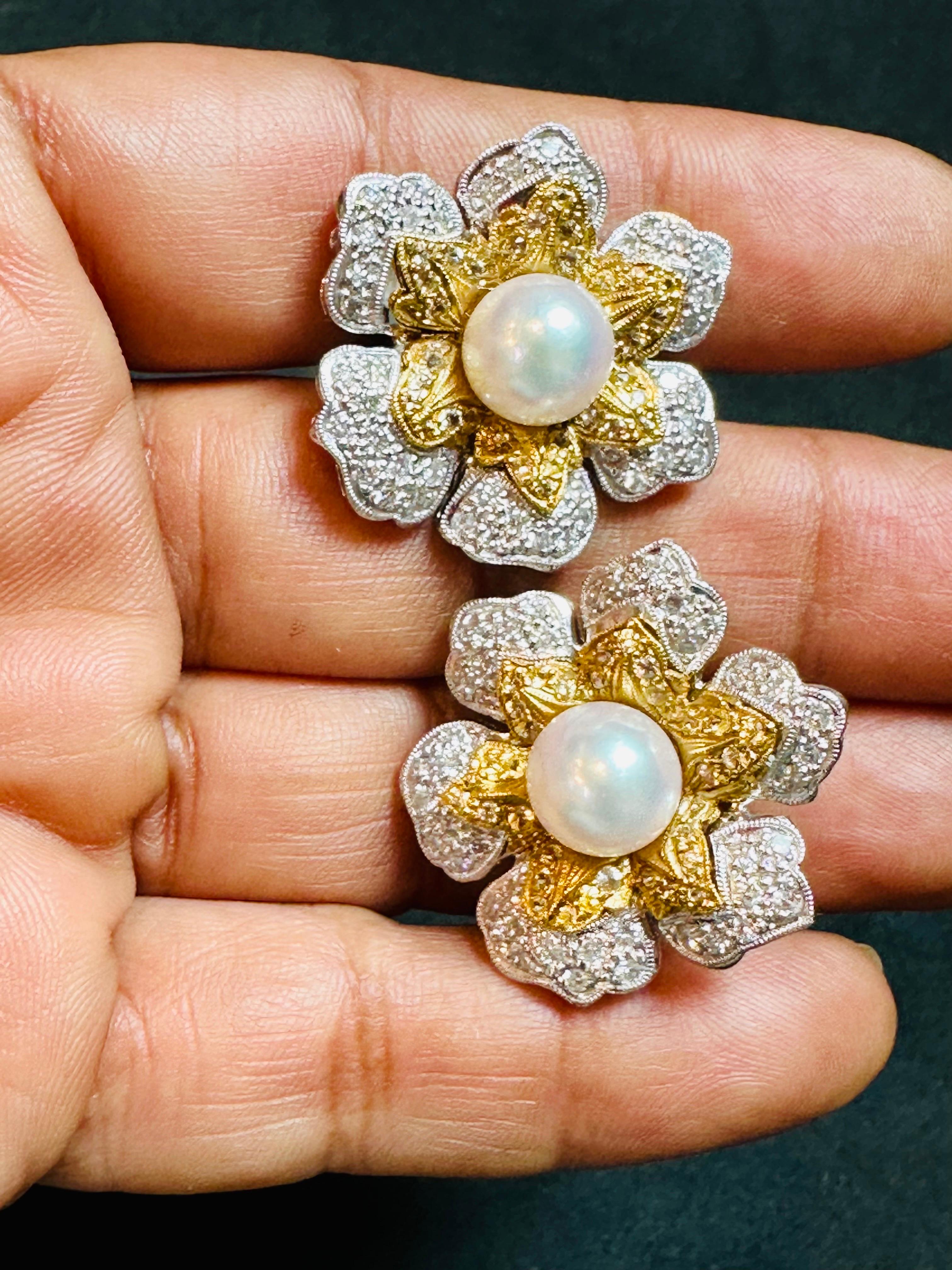 Vintage Diamond South Sea Pearl Platinum Large Flower Clip on Earrings, Two Tone In Excellent Condition For Sale In New York, NY