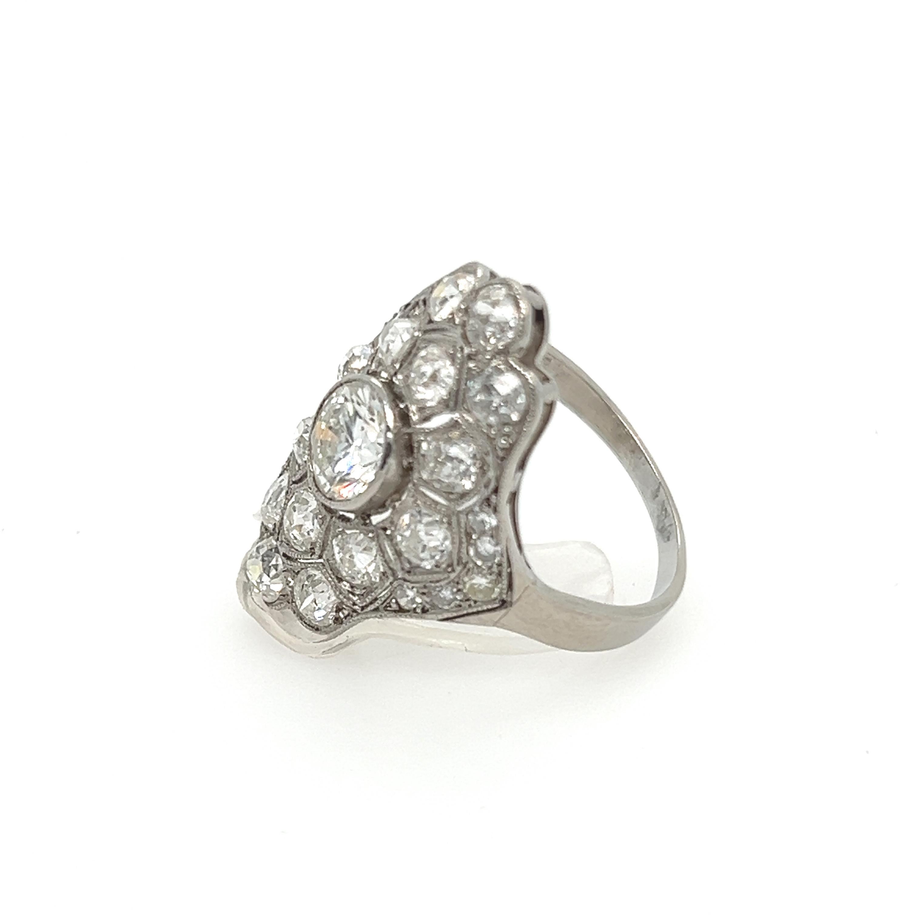 Round Cut Vintage Diamond Star Ring in Platinum For Sale
