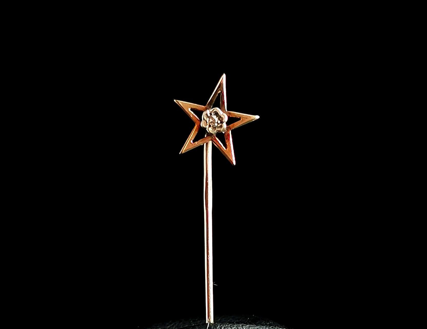 Vintage Diamond Star Stick Pin, 9 Karat Yellow Gold 3