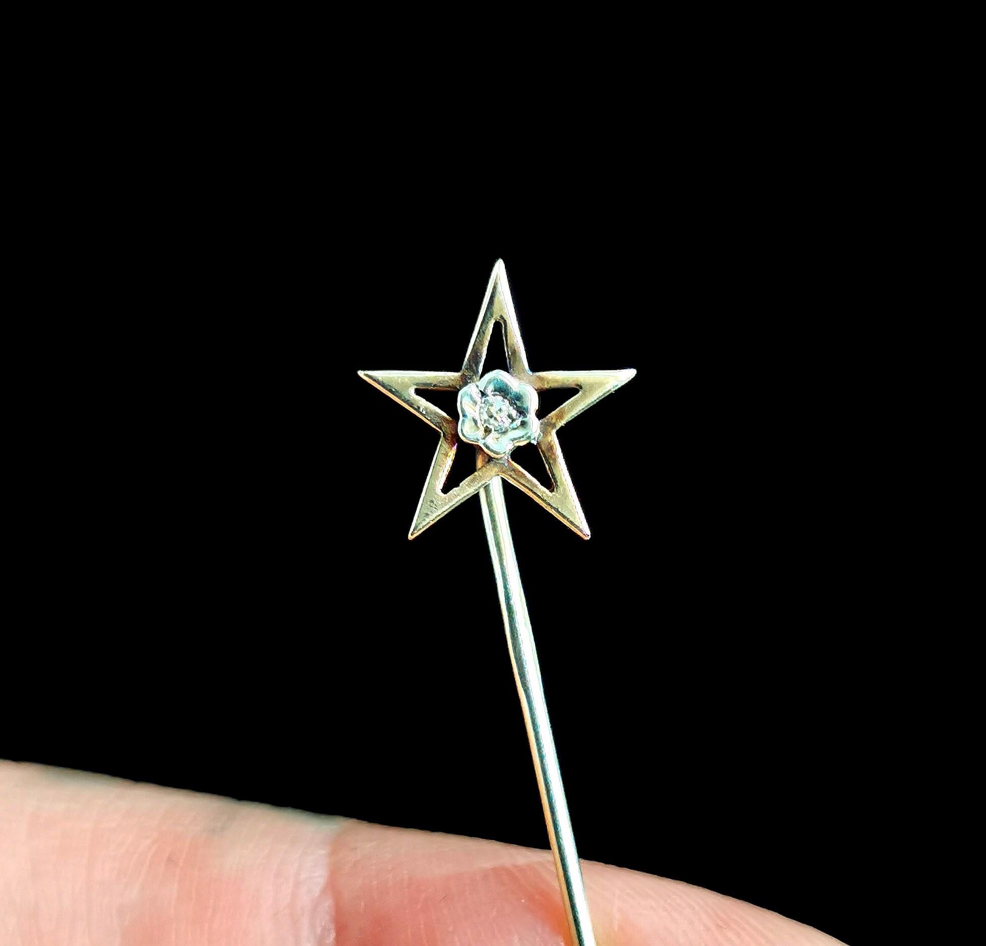 Vintage Diamond Star Stick Pin, 9 Karat Yellow Gold 1