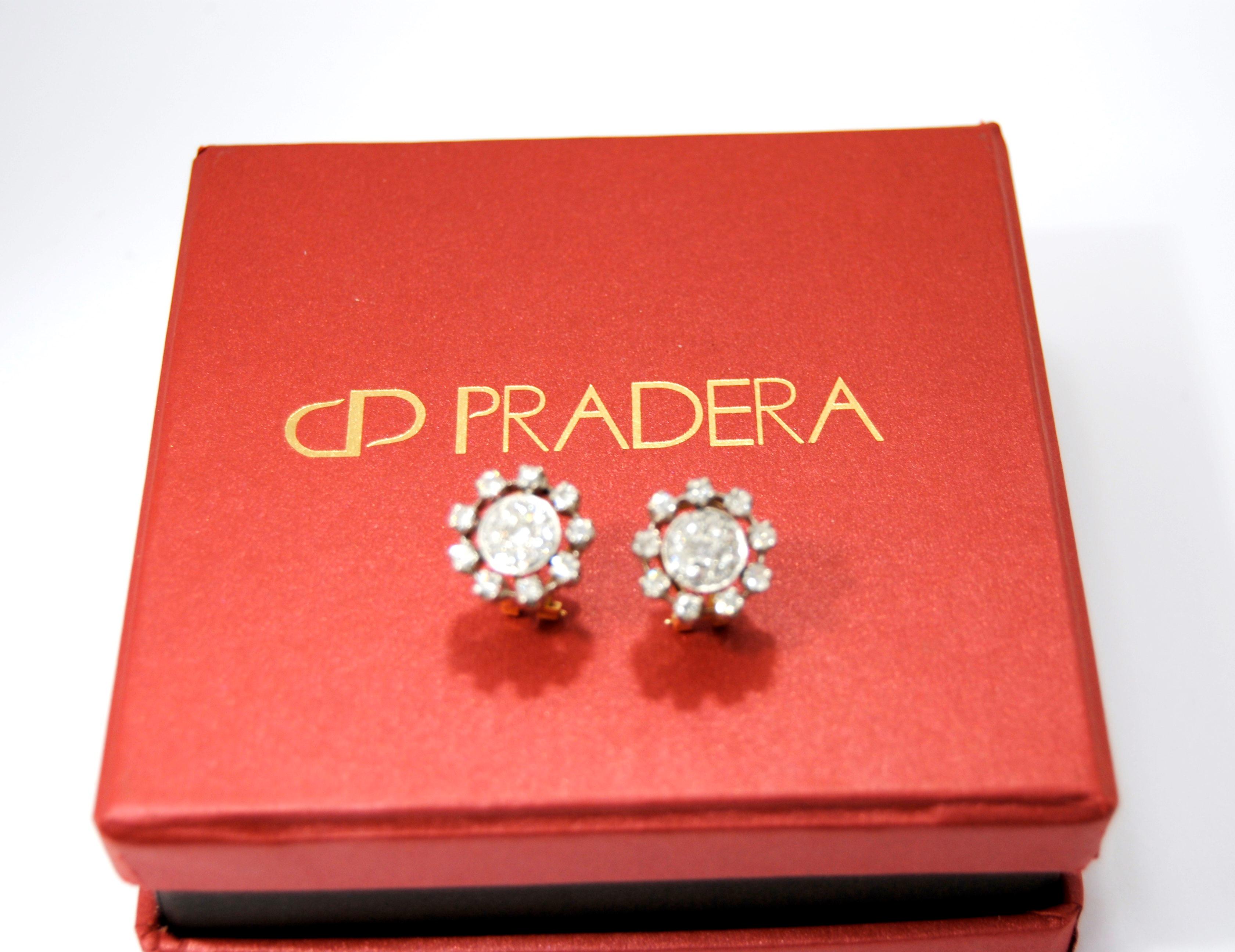 Vintage Diamond Stud Earrings in 18 Karat White and Rose Gold In Good Condition In Bilbao, ES