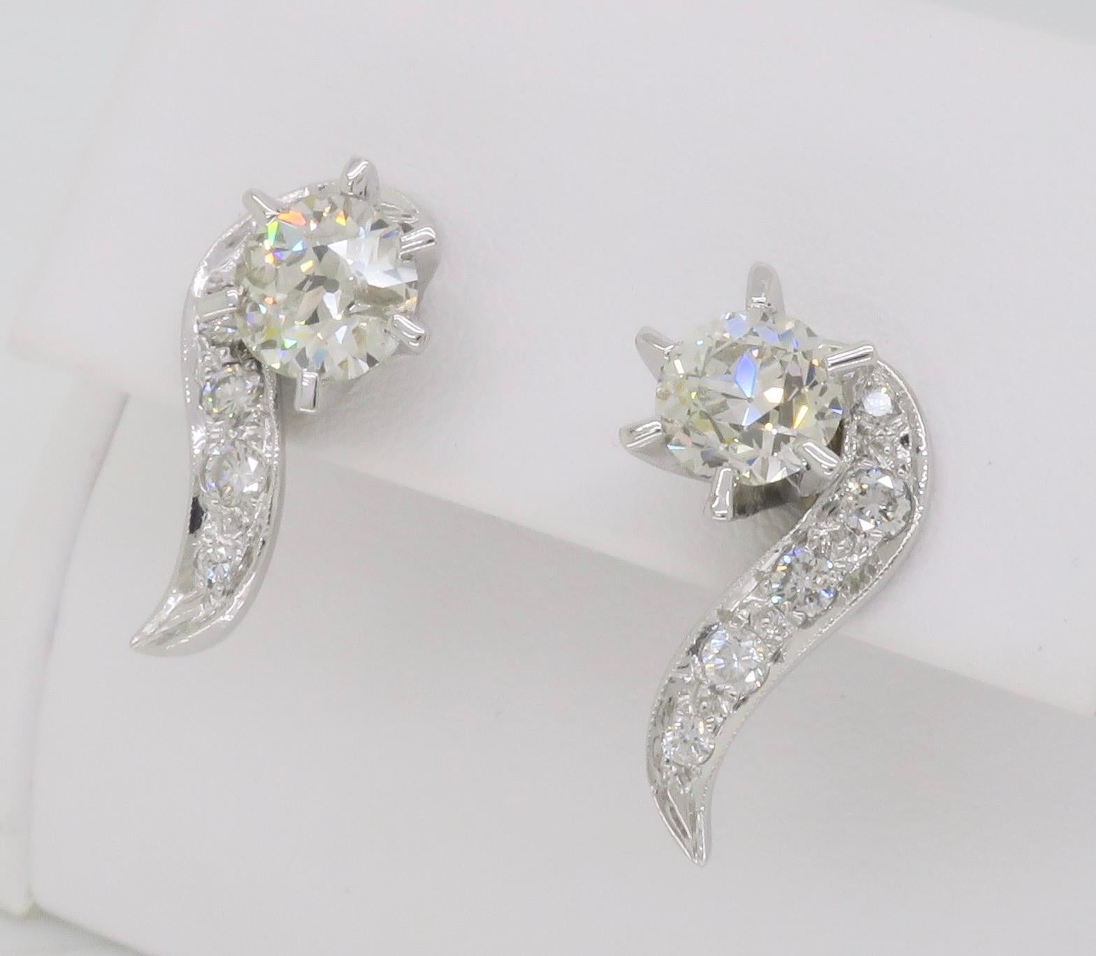 Vintage Diamond Stud Earrings with 2.62CTW of Diamonds In Excellent Condition For Sale In Webster, NY