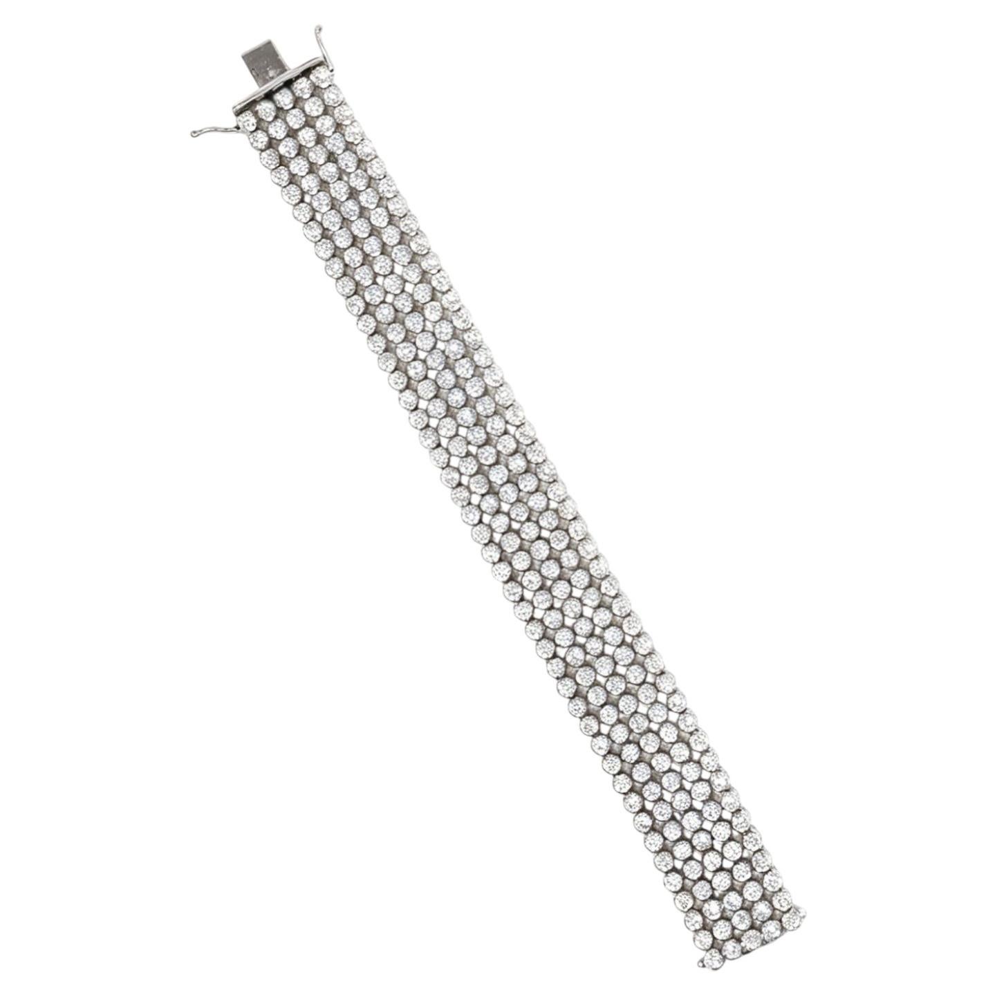 Vintage Diamond Tennis Bracelet in 18 Karat White Gold, Approximately 30 Carats