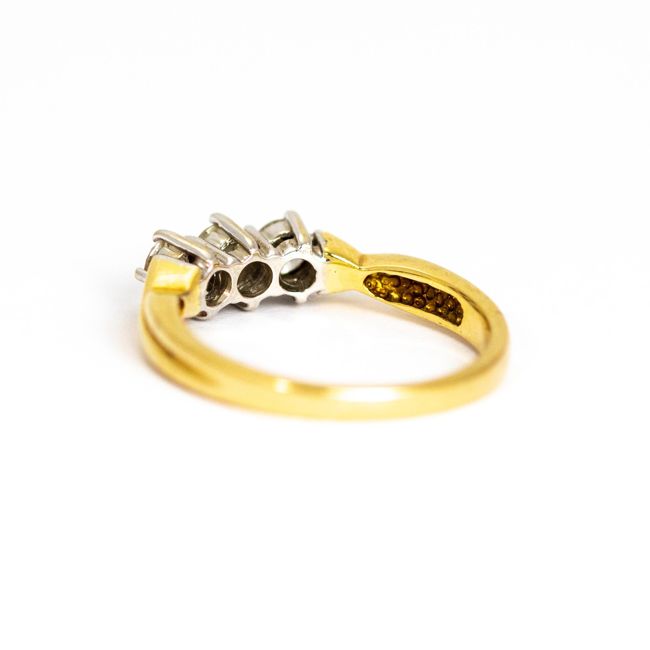 Round Cut Vintage Diamond Three-Stone 18 Carat Gold Ring For Sale