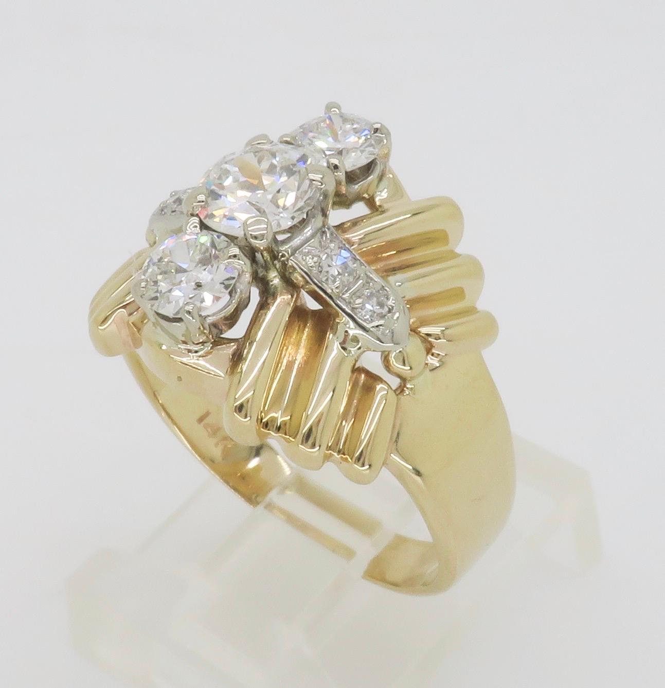 Vintage Diamond Three Stone Cocktail Ring Made in 14k Yellow Gold  For Sale 1