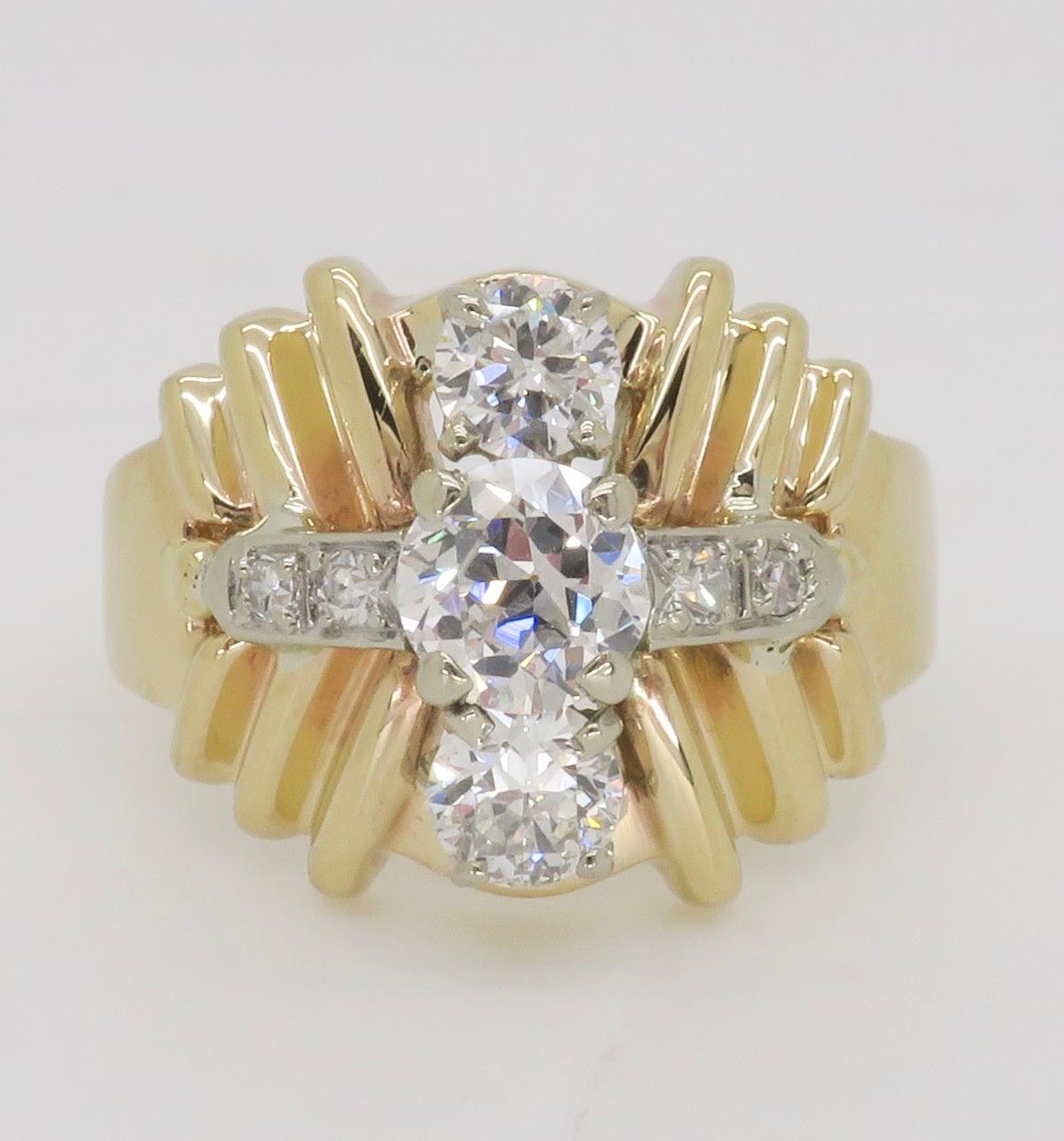 Vintage Diamond Three Stone Cocktail Ring Made in 14k Yellow Gold  For Sale 4