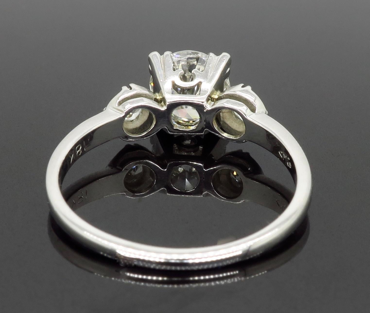 Vintage Diamond Three-Stone Diamond Ring 1