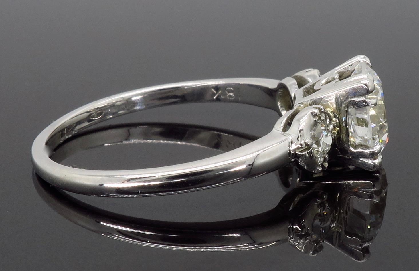 Vintage Diamond Three-Stone Diamond Ring 2