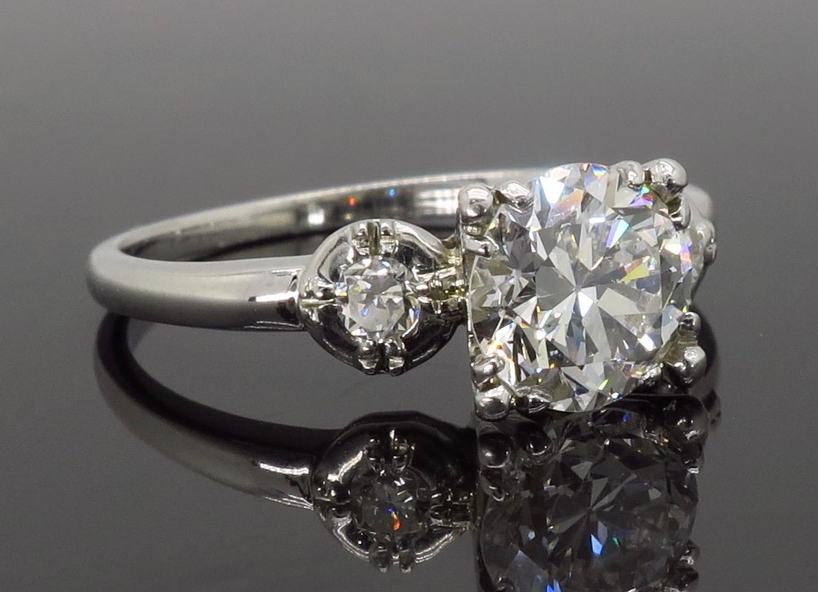 Vintage Diamond Three-Stone Diamond Ring 3