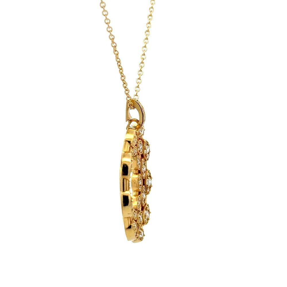 da uomo o donna Vintage Diamond Triple Scalloped Gold Circle Collana con diamante e cerchio d'oro in vendita