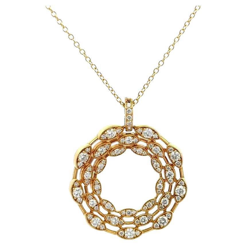 Vintage Diamond Triple Scalloped Gold Circle Collana con diamante e cerchio d'oro in vendita
