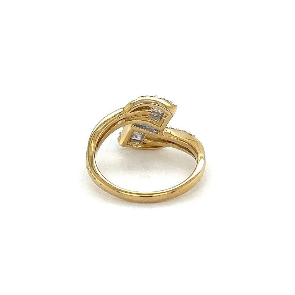 Vintage Diamond Twin Bypass Crossover Gold Cocktail Ring In Excellent Condition For Sale In Montreal, QC
