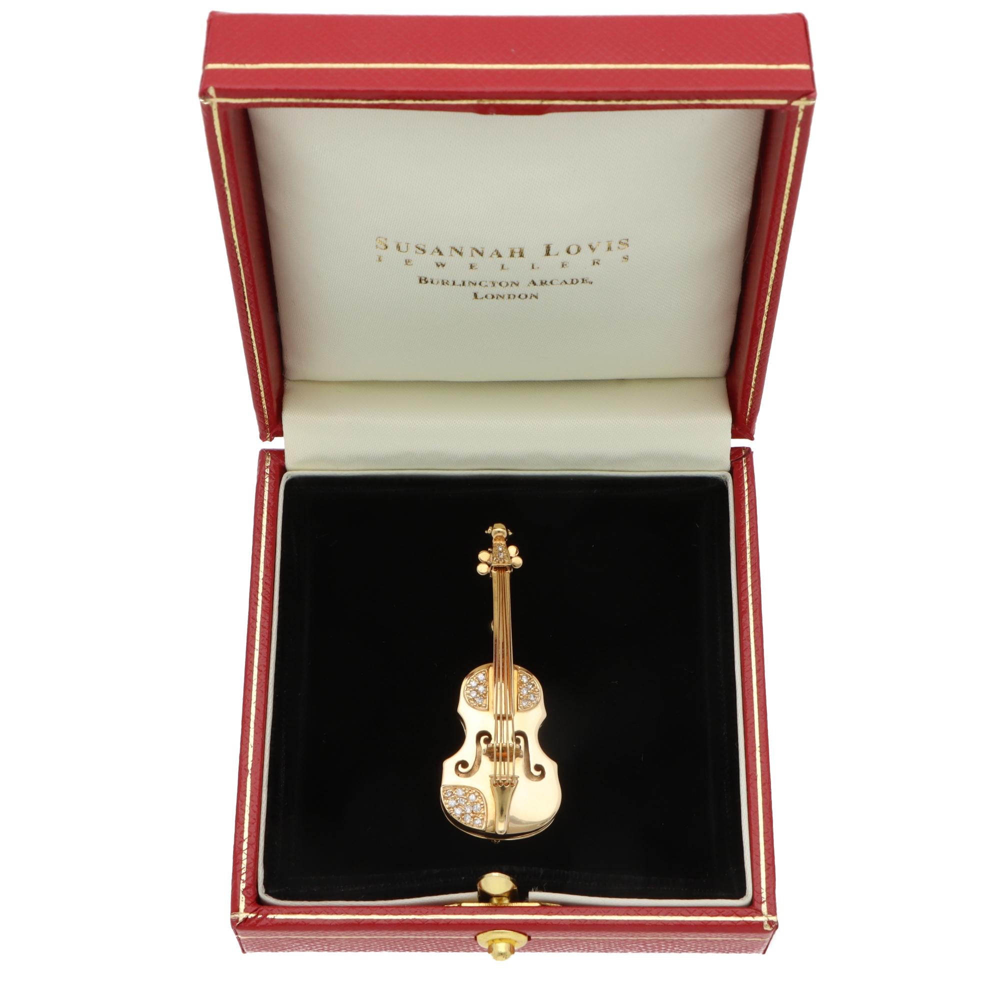 Vintage Diamond Violin Brooch in Yellow Gold In Excellent Condition For Sale In London, GB