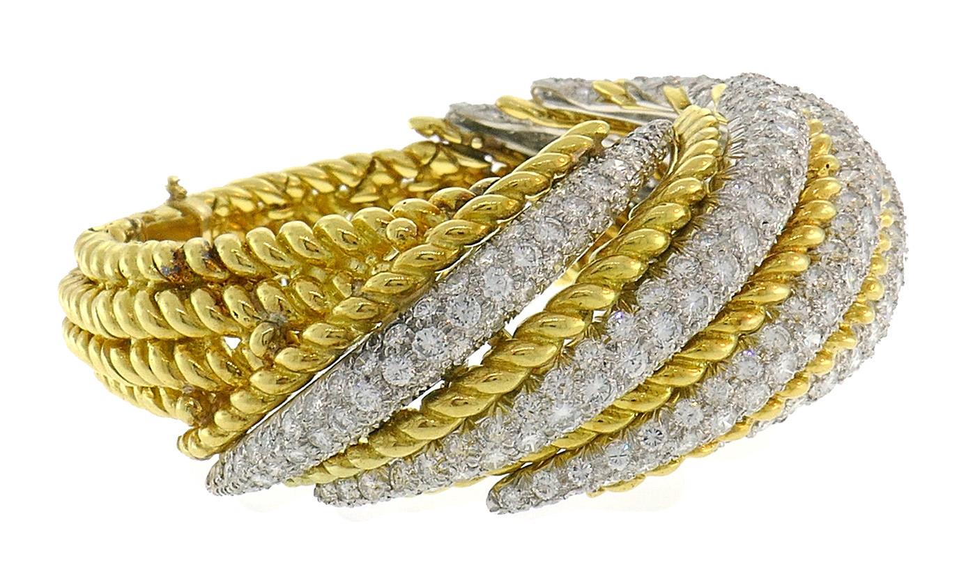 Vintage French Diamond Yellow Gold Bracelet, 1980s In Excellent Condition In Beverly Hills, CA