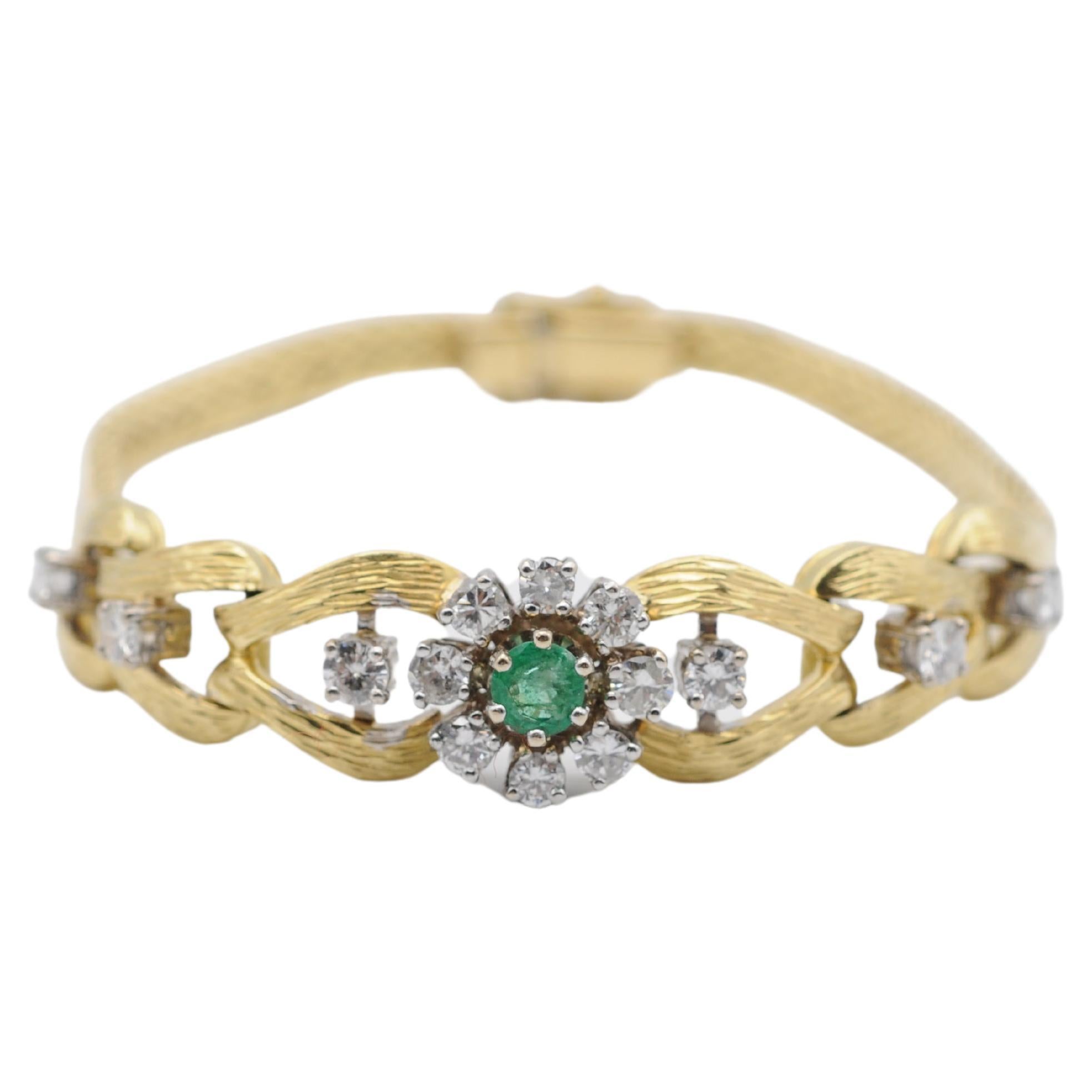 Brilliant Cut vintage diamonds and emerald Bracelet in 18k Yellow gold For Sale