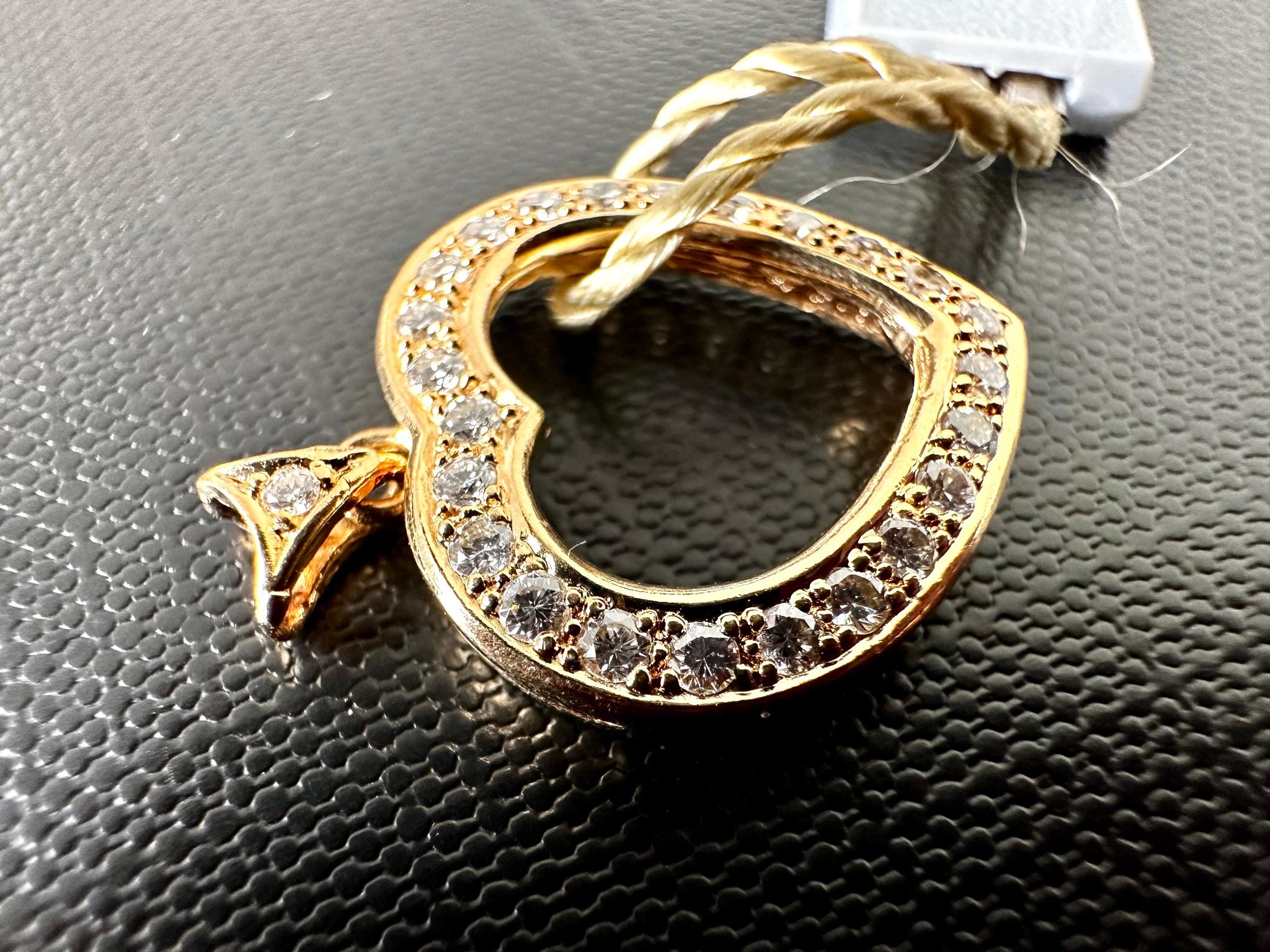 Pendentif cœur vintage en or jaune 18 carats avec diamants Unisexe en vente