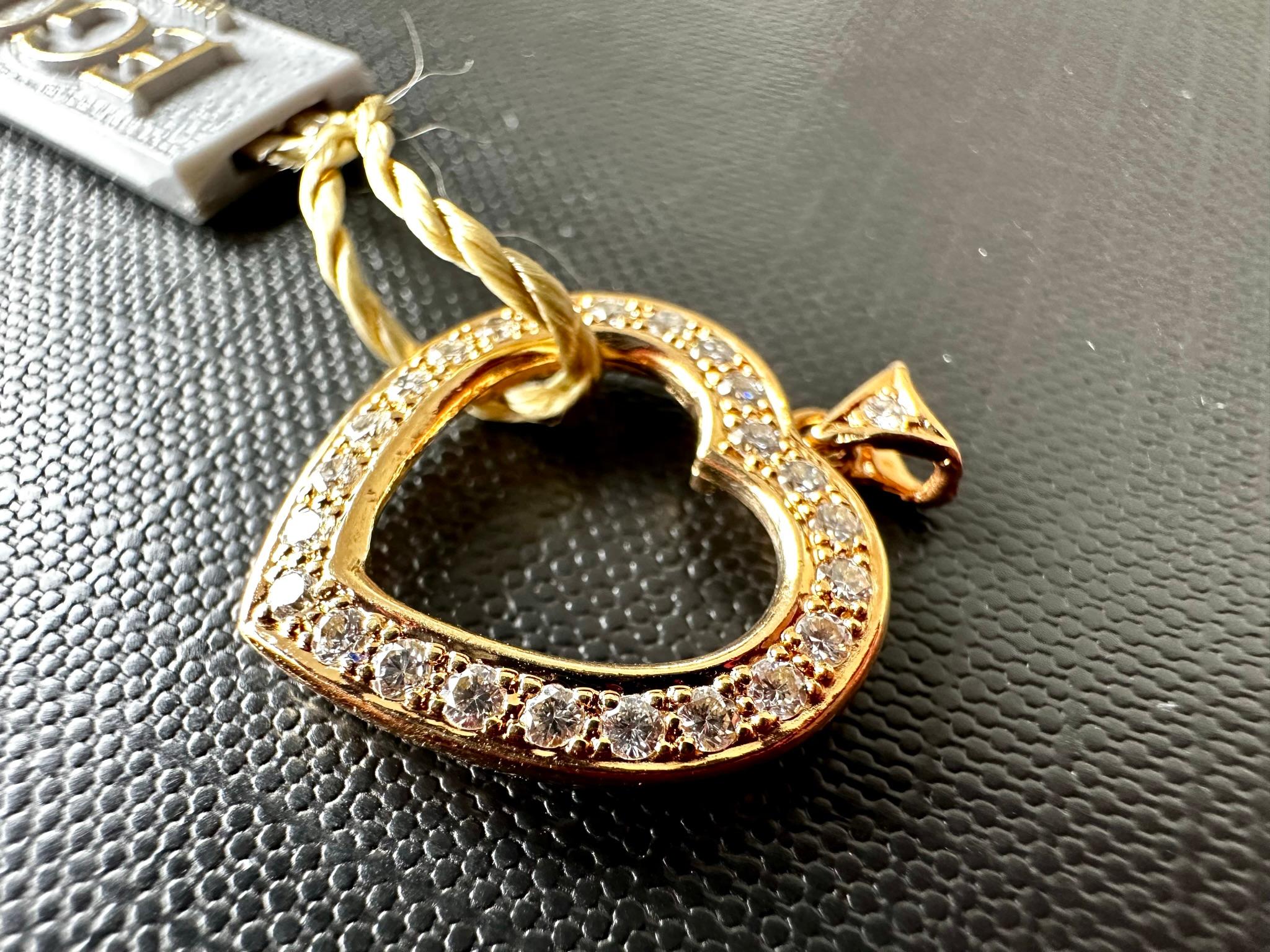 Pendentif cœur vintage en or jaune 18 carats avec diamants en vente 1