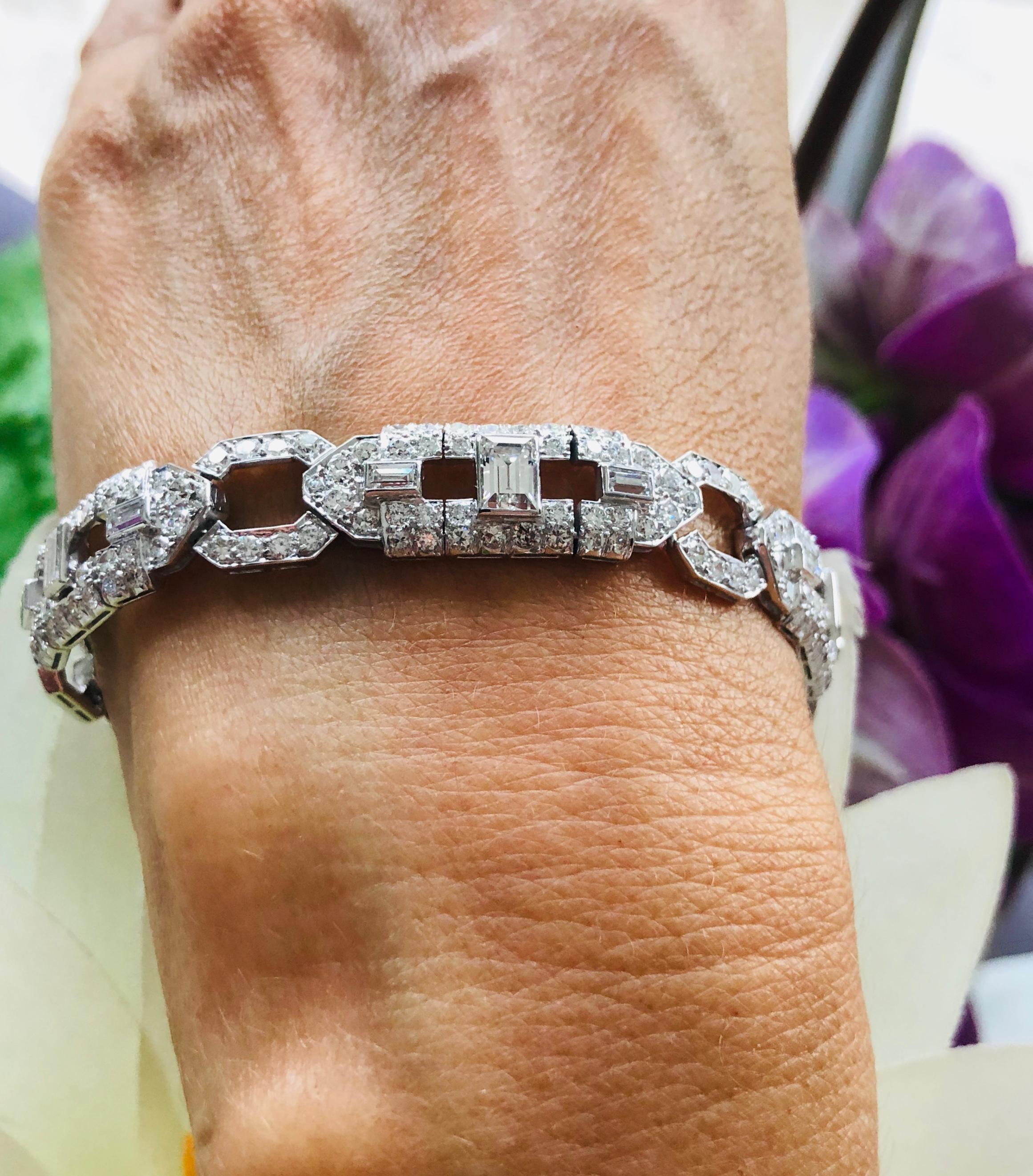 Vintage Diamonds Platinum Bracelet In Excellent Condition In Miami, FL