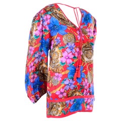 Chemisier vintage Diane Freis en soie à imprimé baroque avec pompons et ceinture latérale