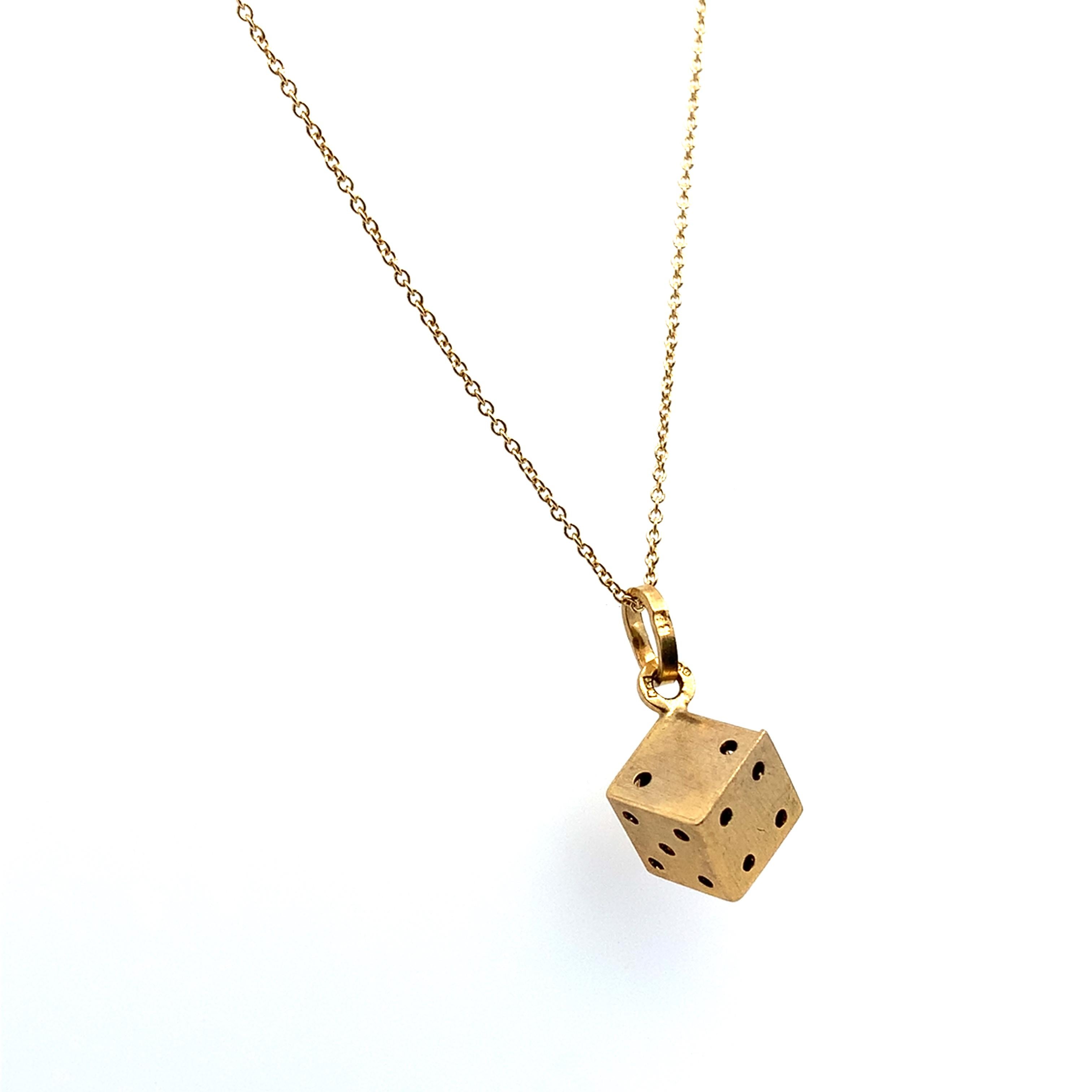 Vintage Würfel Charm Anhänger Halskette Gelbgold für Damen oder Herren im Angebot