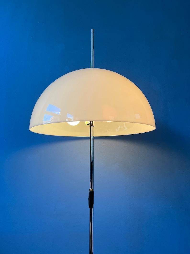 Vintage Dijkstra Mushroom Floor Lamp with White Acrylic Glass Shade, 1970s In Excellent Condition For Sale In ROTTERDAM, ZH