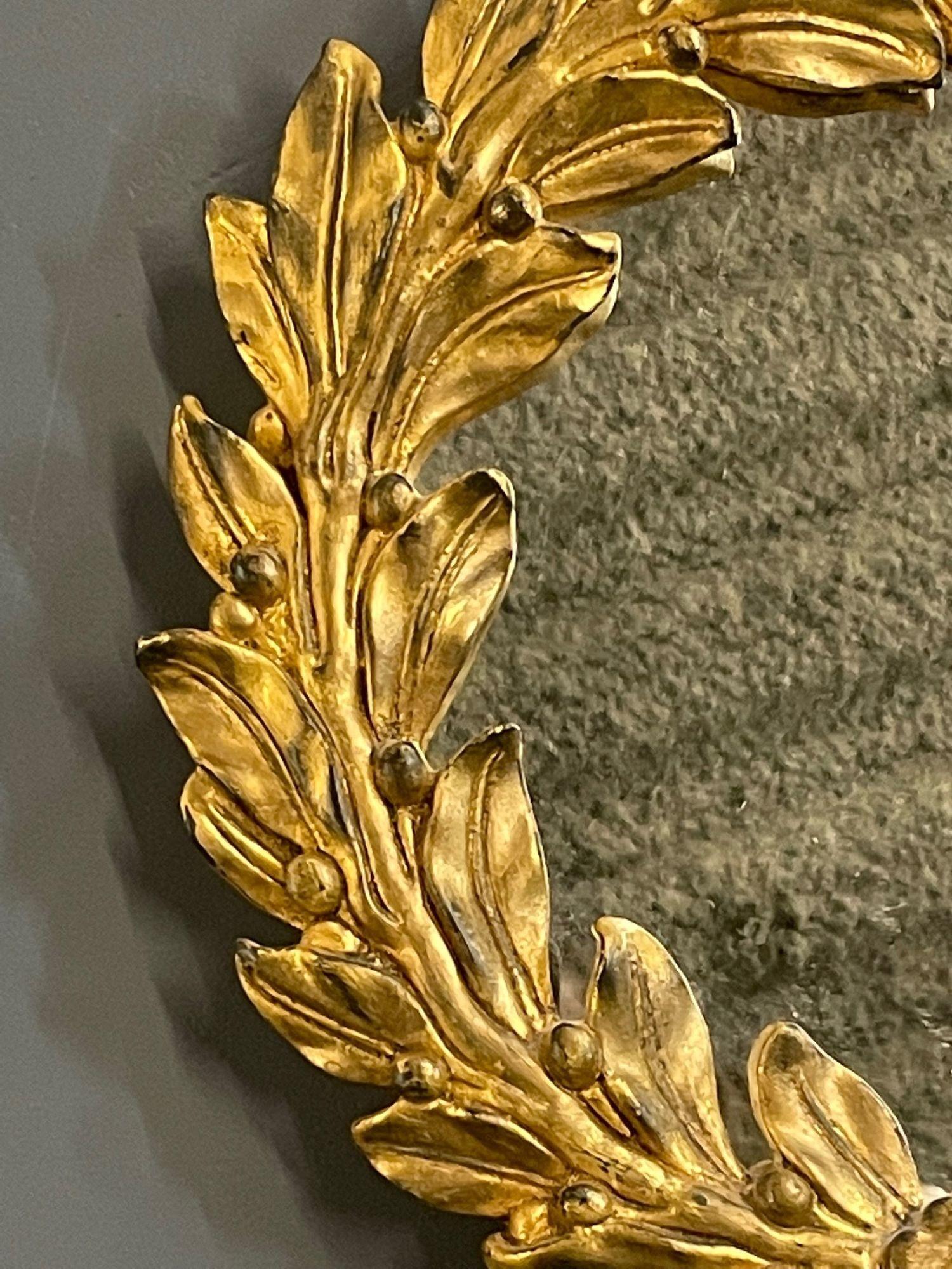 Mario Buatta, Mid-Century Modern, Small Round Mirror, Giltwood, Italy, 1970s In Good Condition In Manhasset, NY
