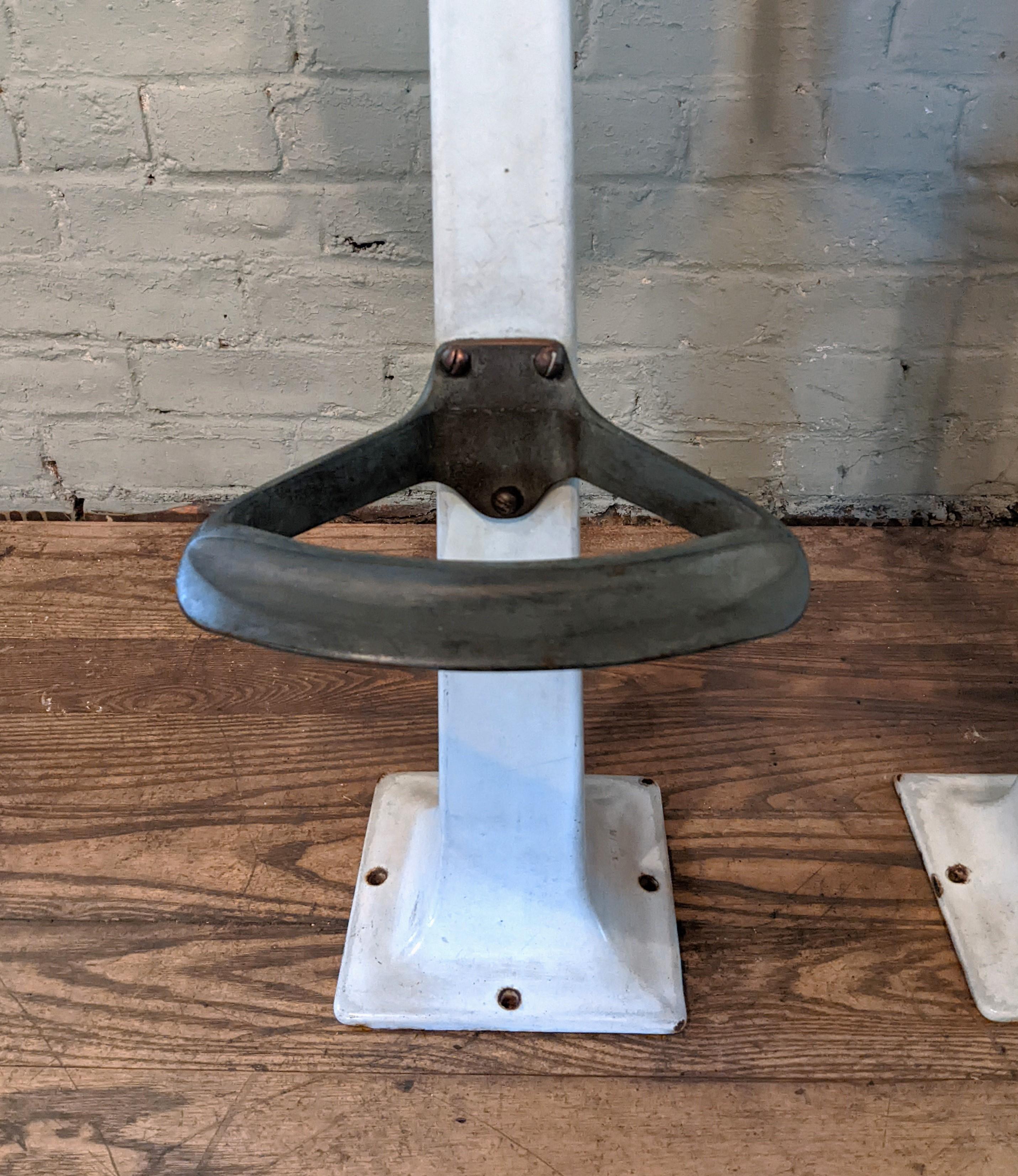 Vintage Diner Stools In Good Condition In Oakville, CT