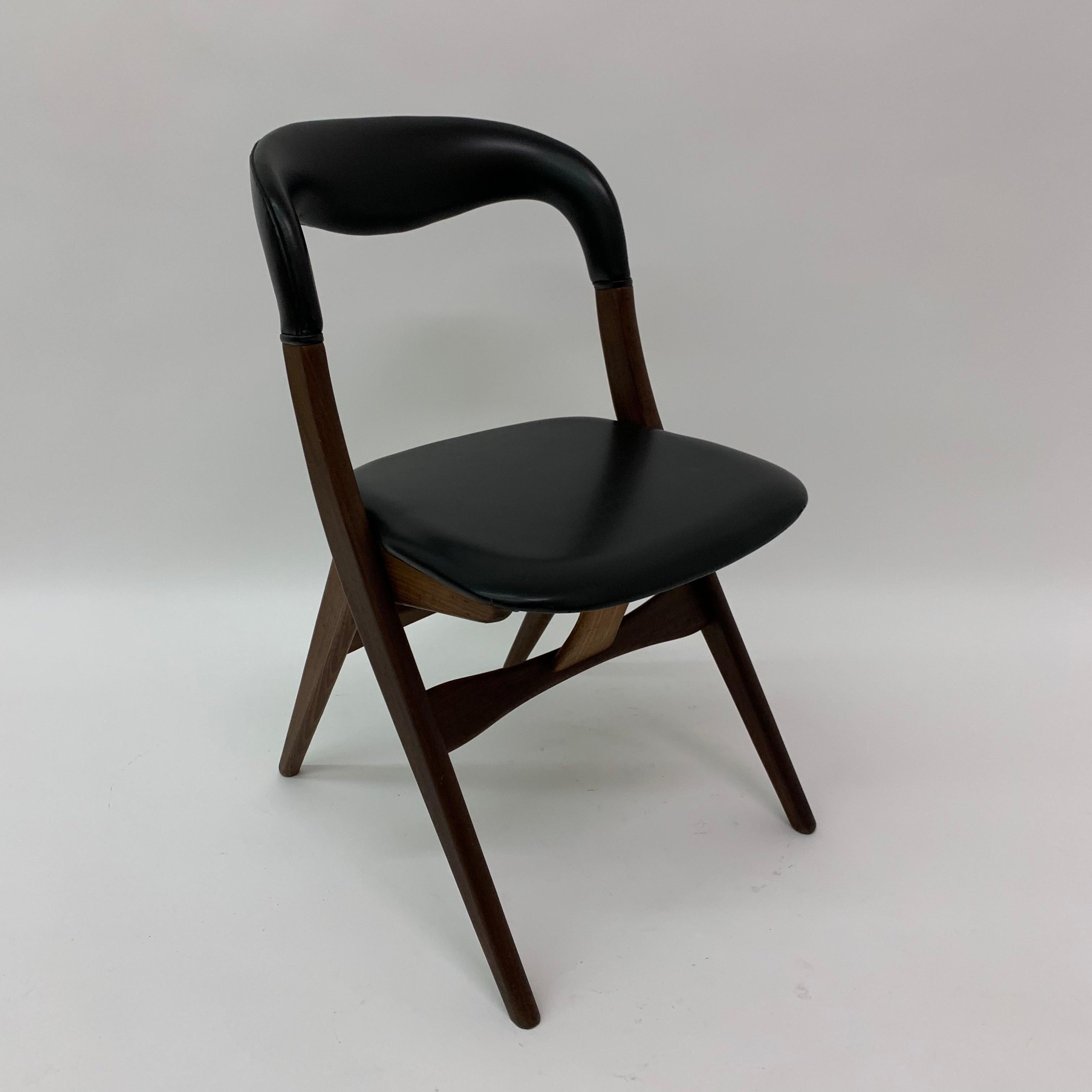 Vintage dining chair by Louis van Teeffelen , 1960’s For Sale 3