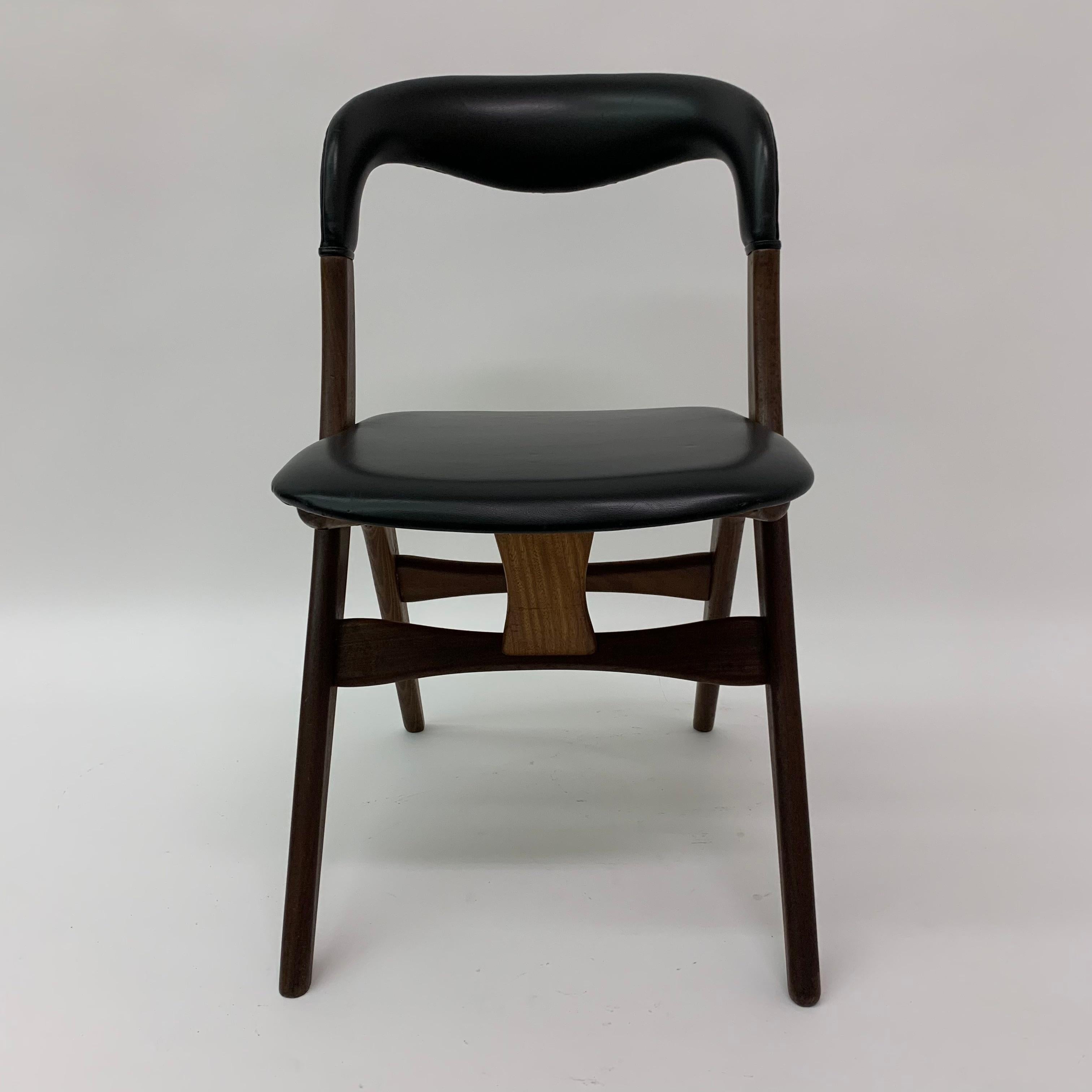 Vintage dining chair by Louis van Teeffelen , 1960’s In Good Condition For Sale In Delft, NL