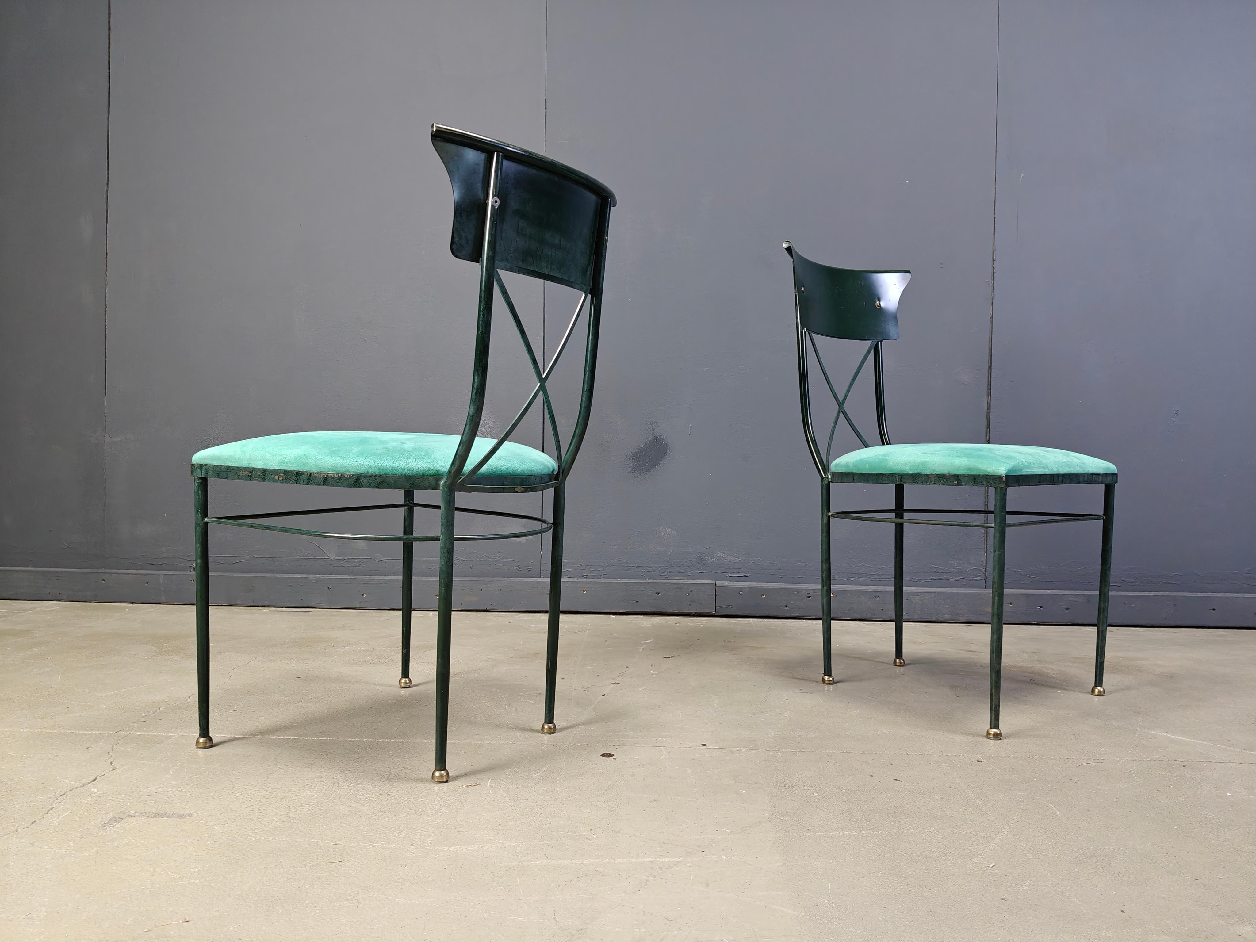 Set di 6 rare sedie da pranzo di Belgochrom con struttura in acciaio spazzolato e metallo verde e rivestimento originale in pelle scamosciata verde menta. 

Splendido design classico, senza tempo

Buono stato

anni '70 - Belgio

Dimensioni:
Altezza: