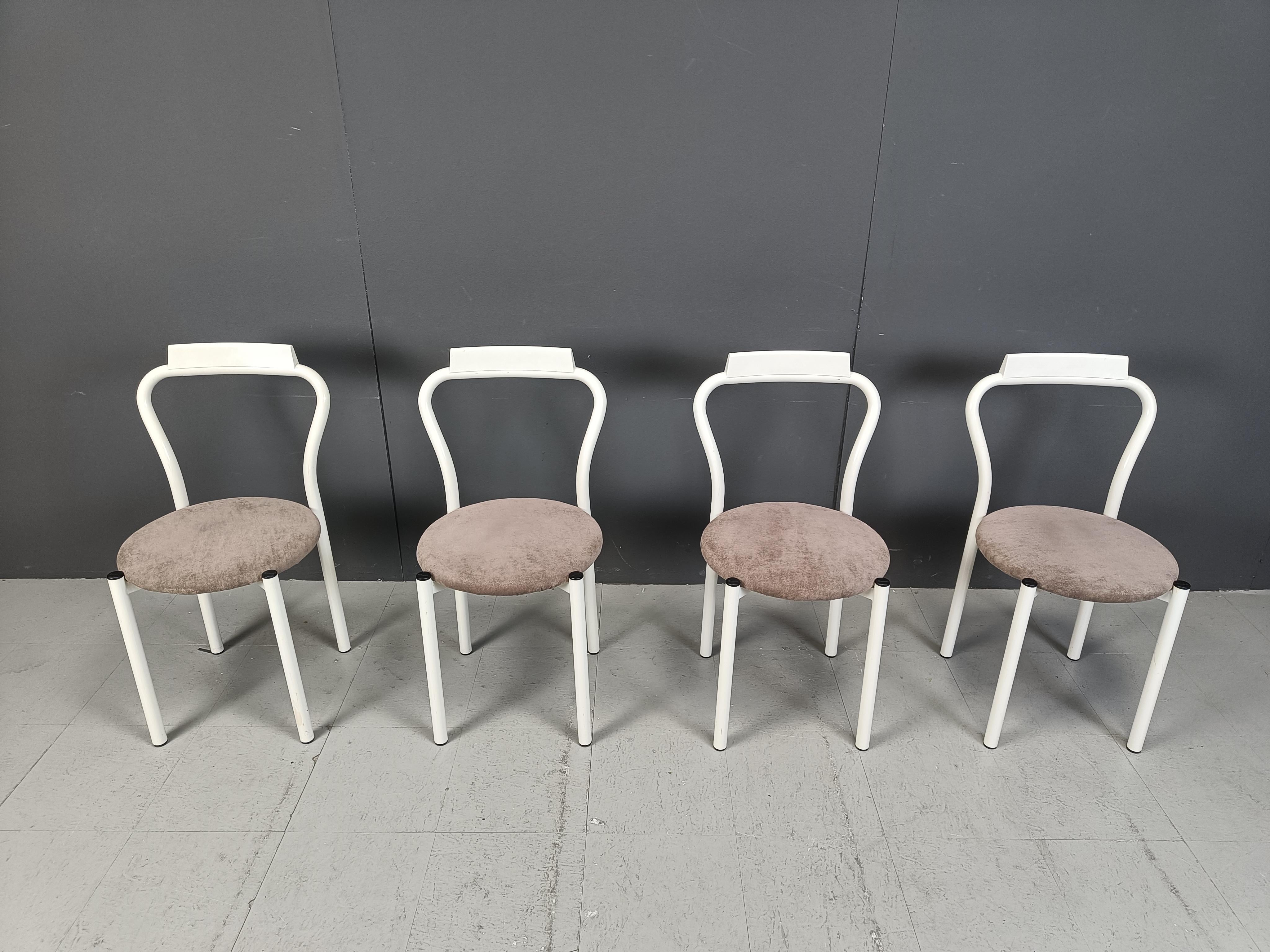 Sedie da pranzo con struttura in metallo vintage di Calligaris e sedie in tessuto grigio.

anni '80 - Italia

Ottime condizioni

Dimensioni
altezza: 82 cm
Larghezza: 40 cm
Profondità: 44 cm
Altezza della seduta: 45 cm

Rif.: 24121806

*Il prezzo è
