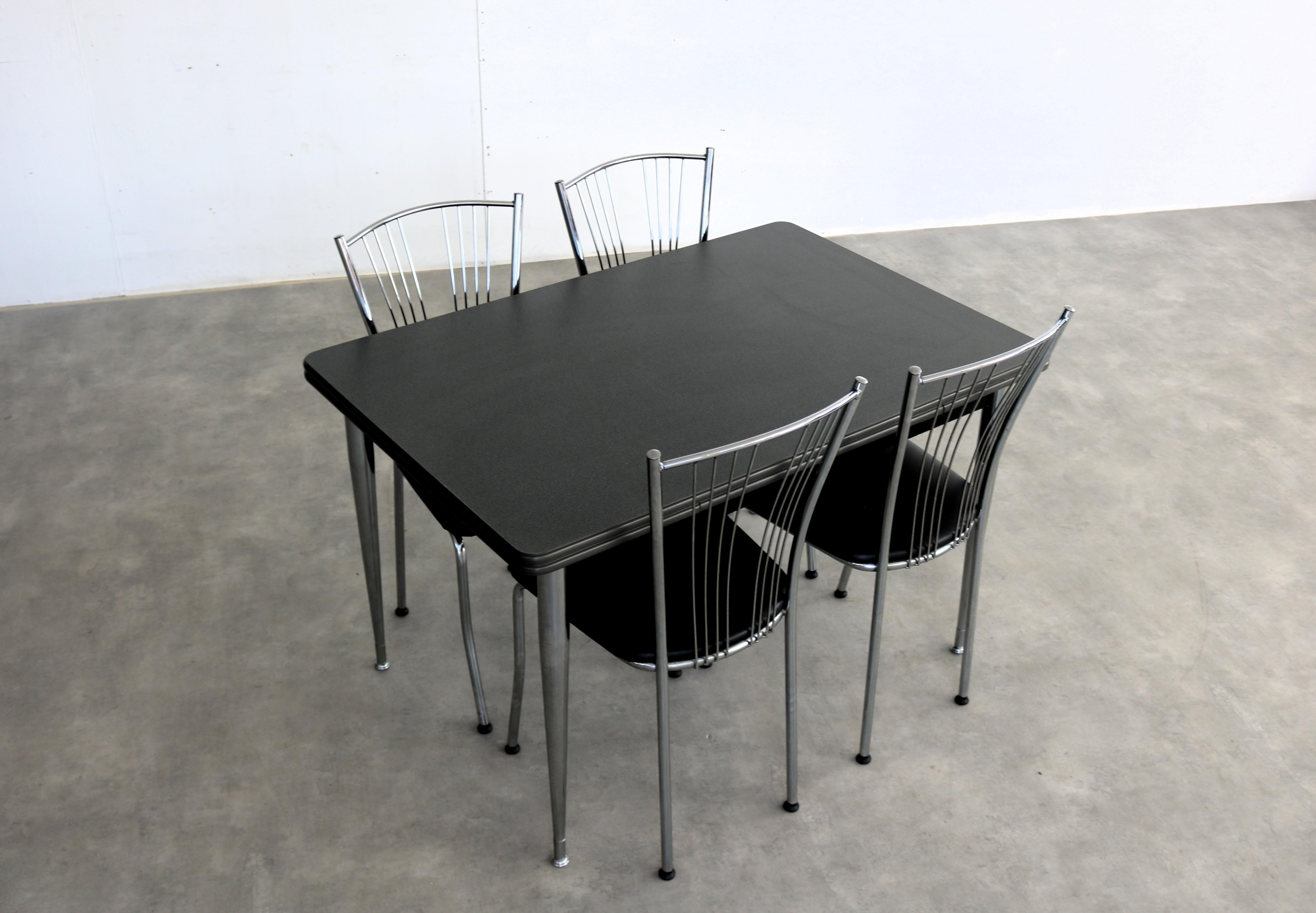 Chaises de salle à manger vintage  chaises  1970s  Période  1970s en vente 4