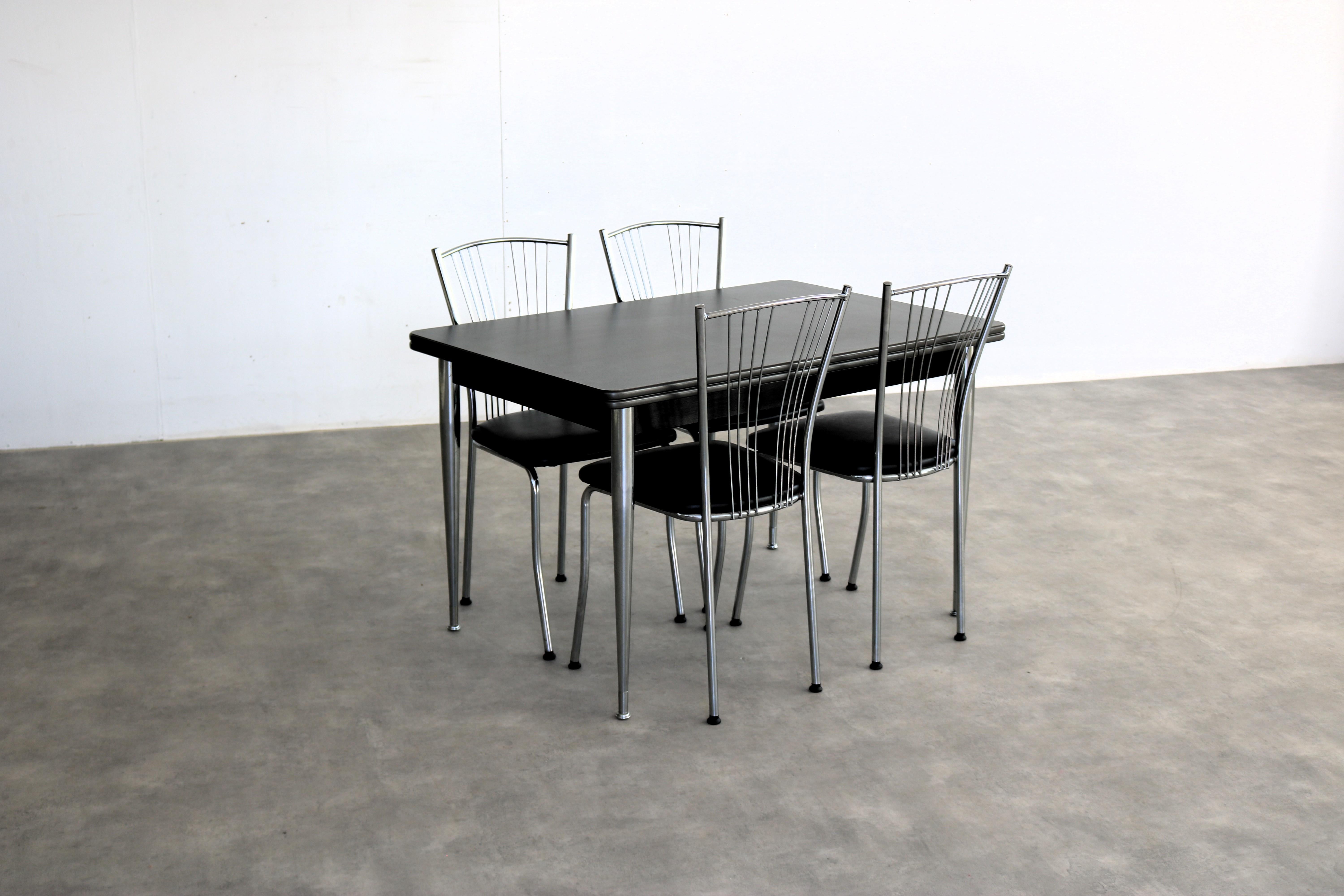 Chaises de salle à manger vintage  chaises  1970s  Période  1970s en vente 3