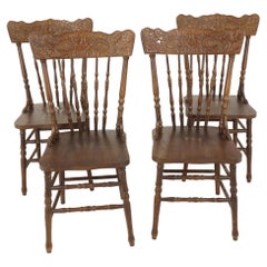 Vieille Chaises de Salle à Manger:: Set de 4:: Oak:: Press Back:: Canada 1950:: B2795