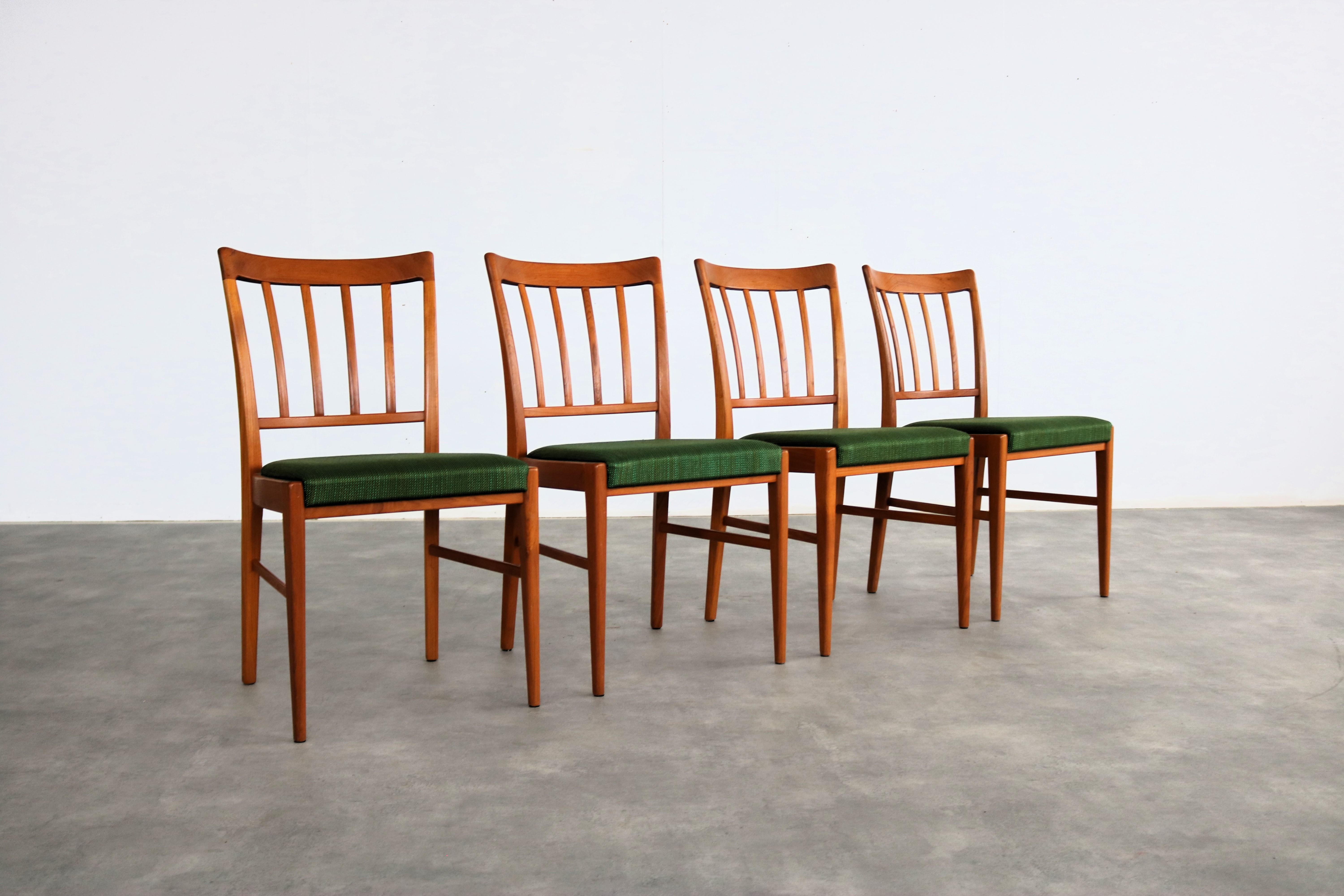 vintage dining room chairs  chairs  60s  Swedish

period  60's 
design  unknown  Sweden
condition  good  light signs of use
size  83 x 45 x 50 (hxwxd) seat height 45; 

details  oak; upholstery; set of 4; 

article number  2575