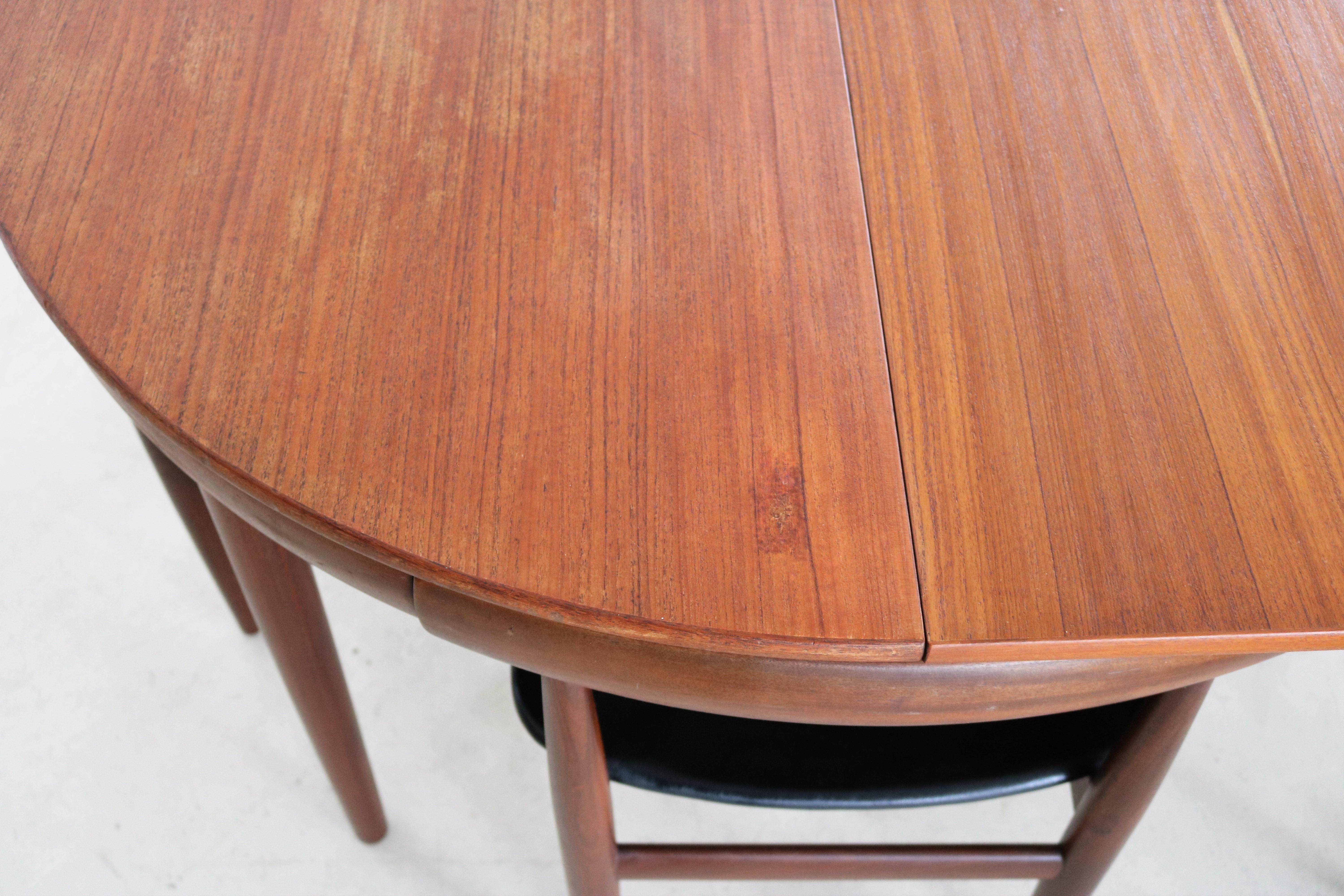vintage dining room set  table  chairs  Frem Rojle  Danish design For Sale 8