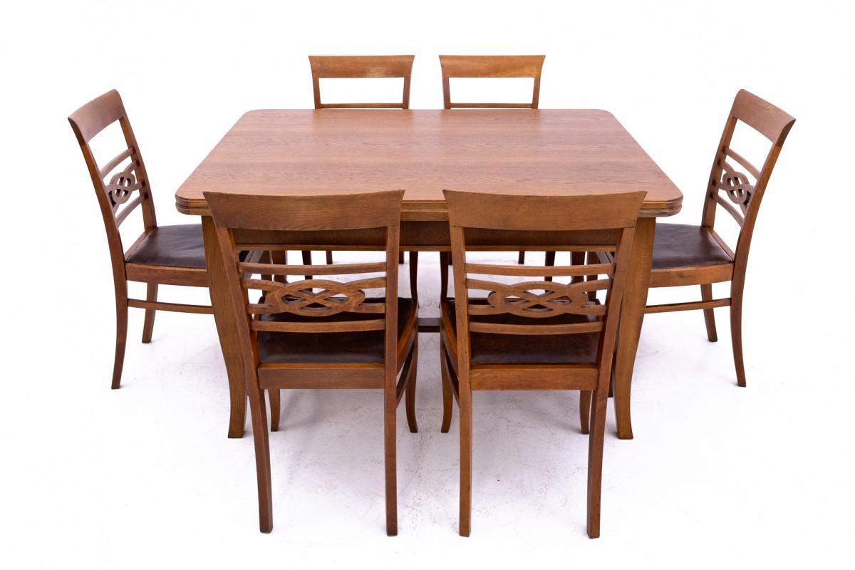 Vintage Dining Room Set with Table and Six Chairs from 1930s.  For Sale 9
