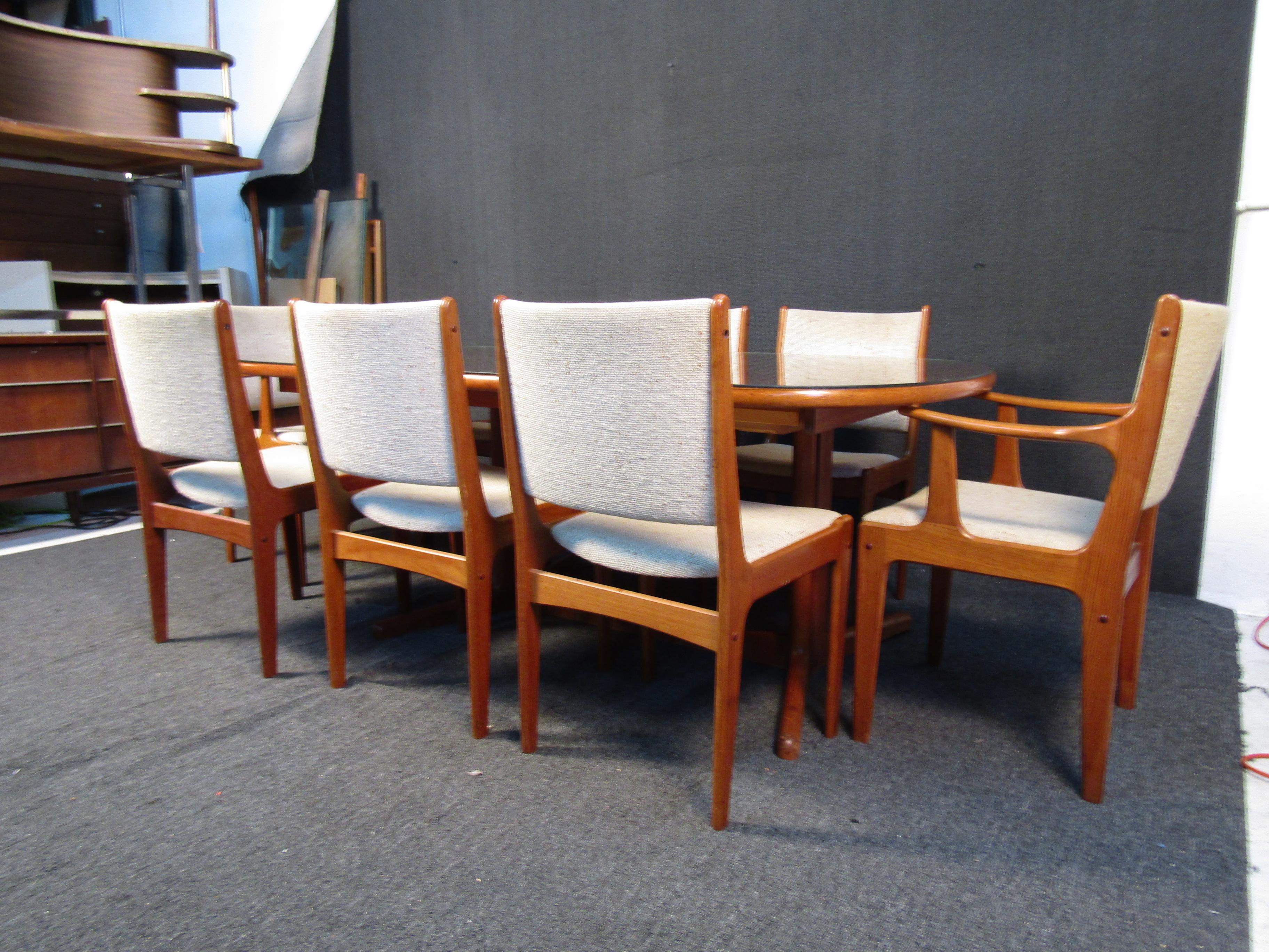 Vintage Dining Set by Scandinavian Woodworks Co In Good Condition In Brooklyn, NY