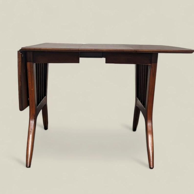 Ensemble de salle à manger vintage, table à abattants, six chaises, milieu de siècle, MCM, stratifié en vente 1