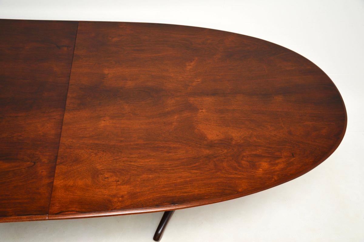 Table et chaises de salle à manger vintage par A.A Milne pour Heal's en vente 4