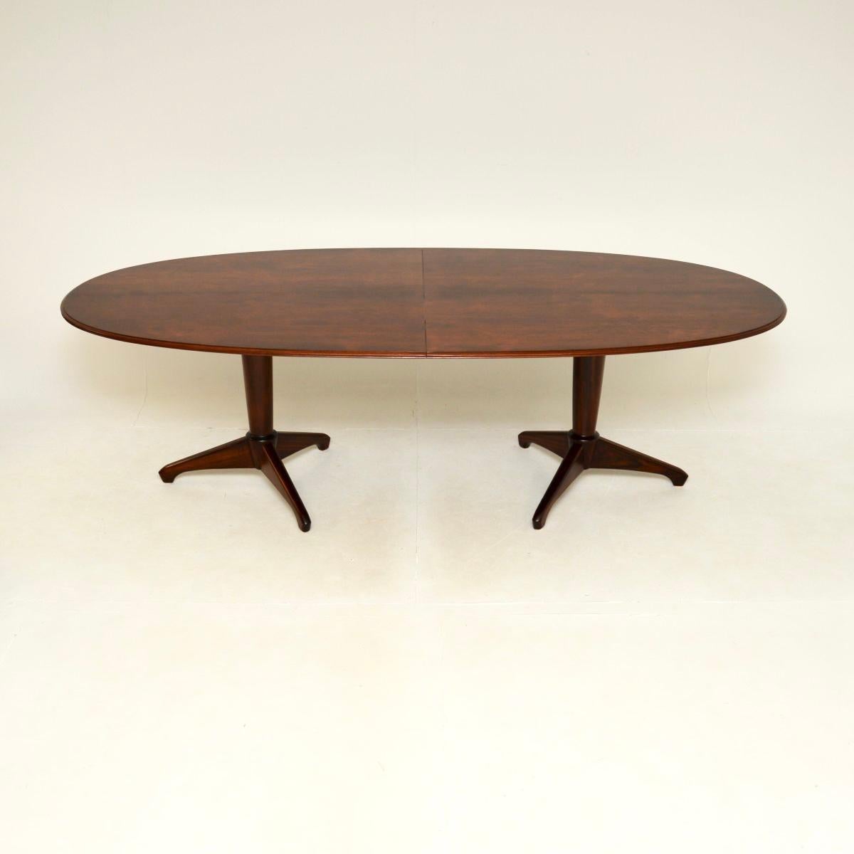 Milieu du XXe siècle Table et chaises de salle à manger vintage par A.A Milne pour Heal's en vente