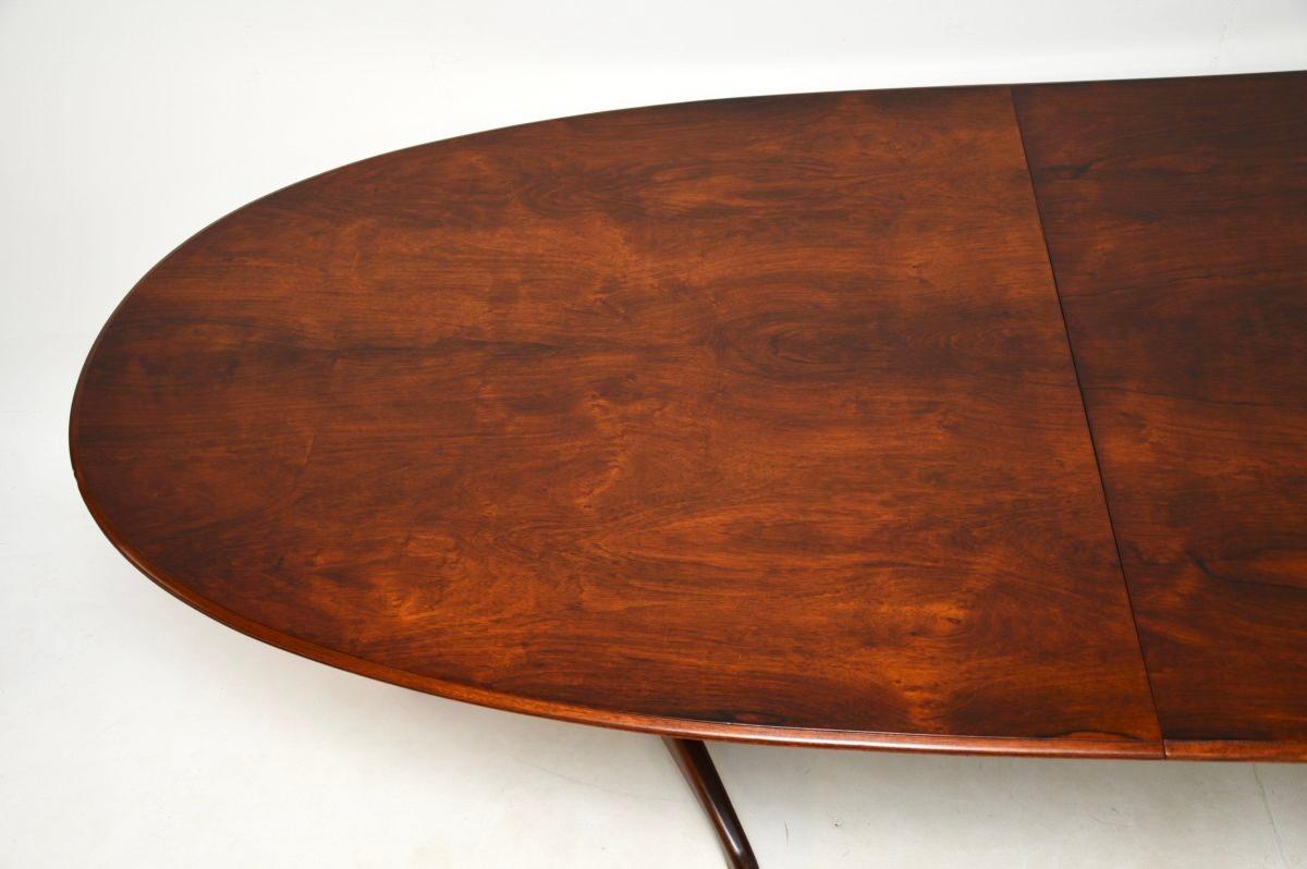 Table et chaises de salle à manger vintage par A.A Milne pour Heal's en vente 2